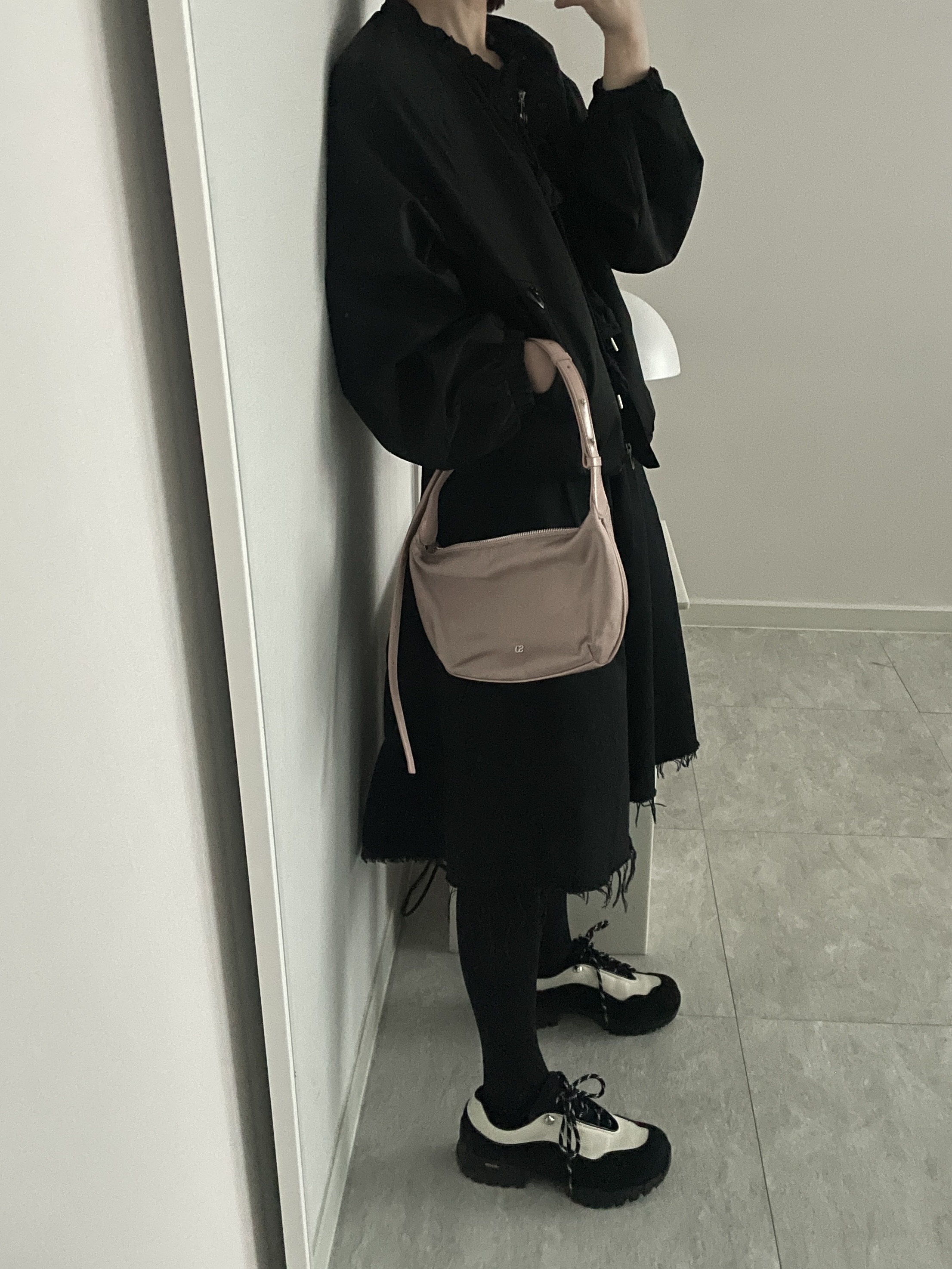 Millo Women Cut Off Pleated Skirt Black 착용 스타일