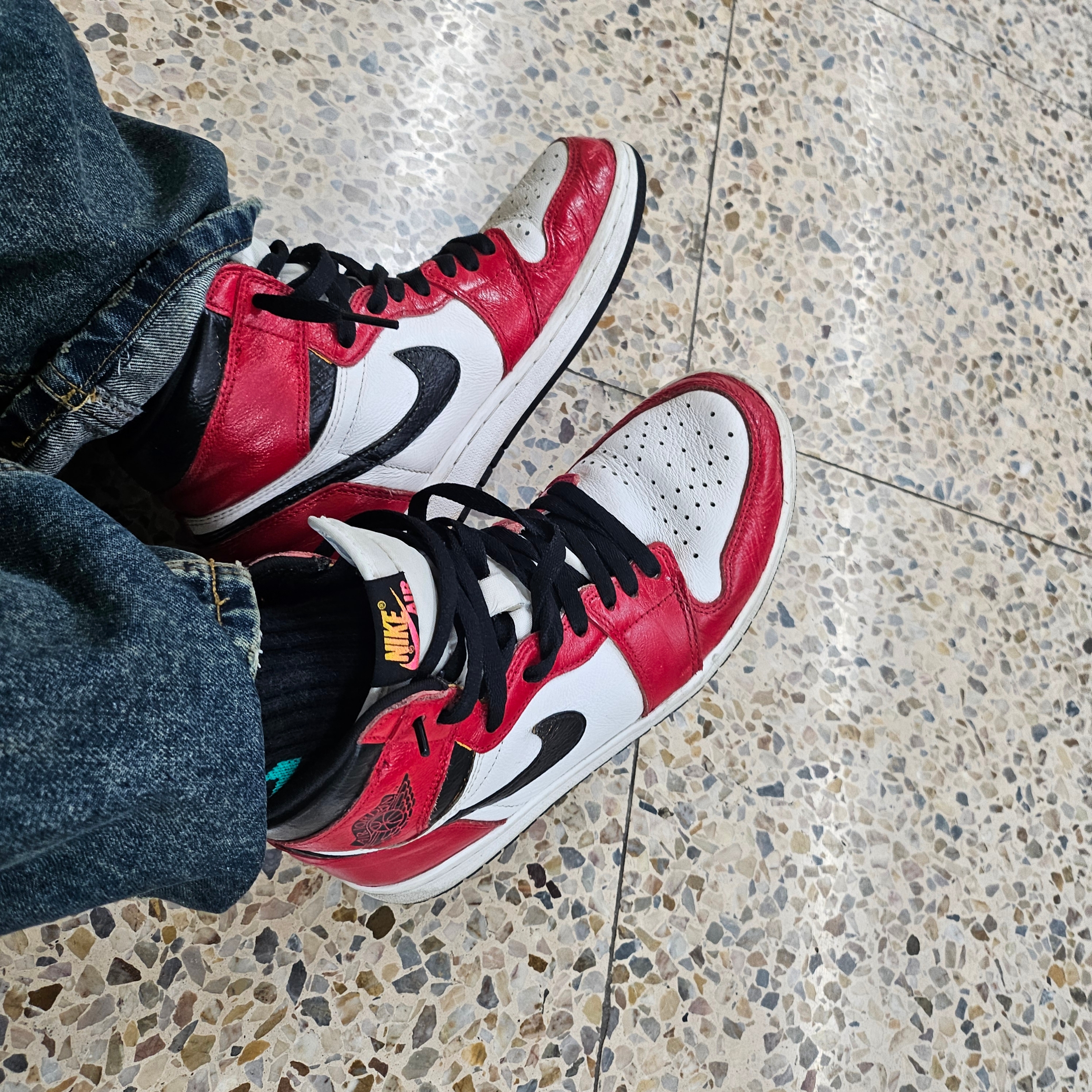 Jordan 1 Retro High OG Light Fusion Red 착용 스타일