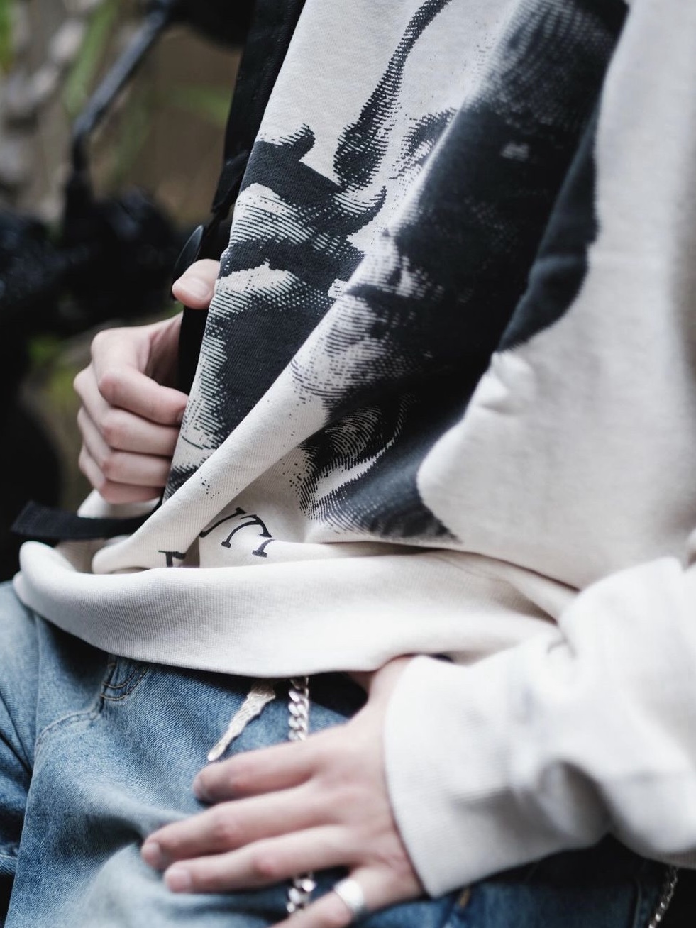 Flagstuff Mutt Sweat Off White 착용 스타일 - 5