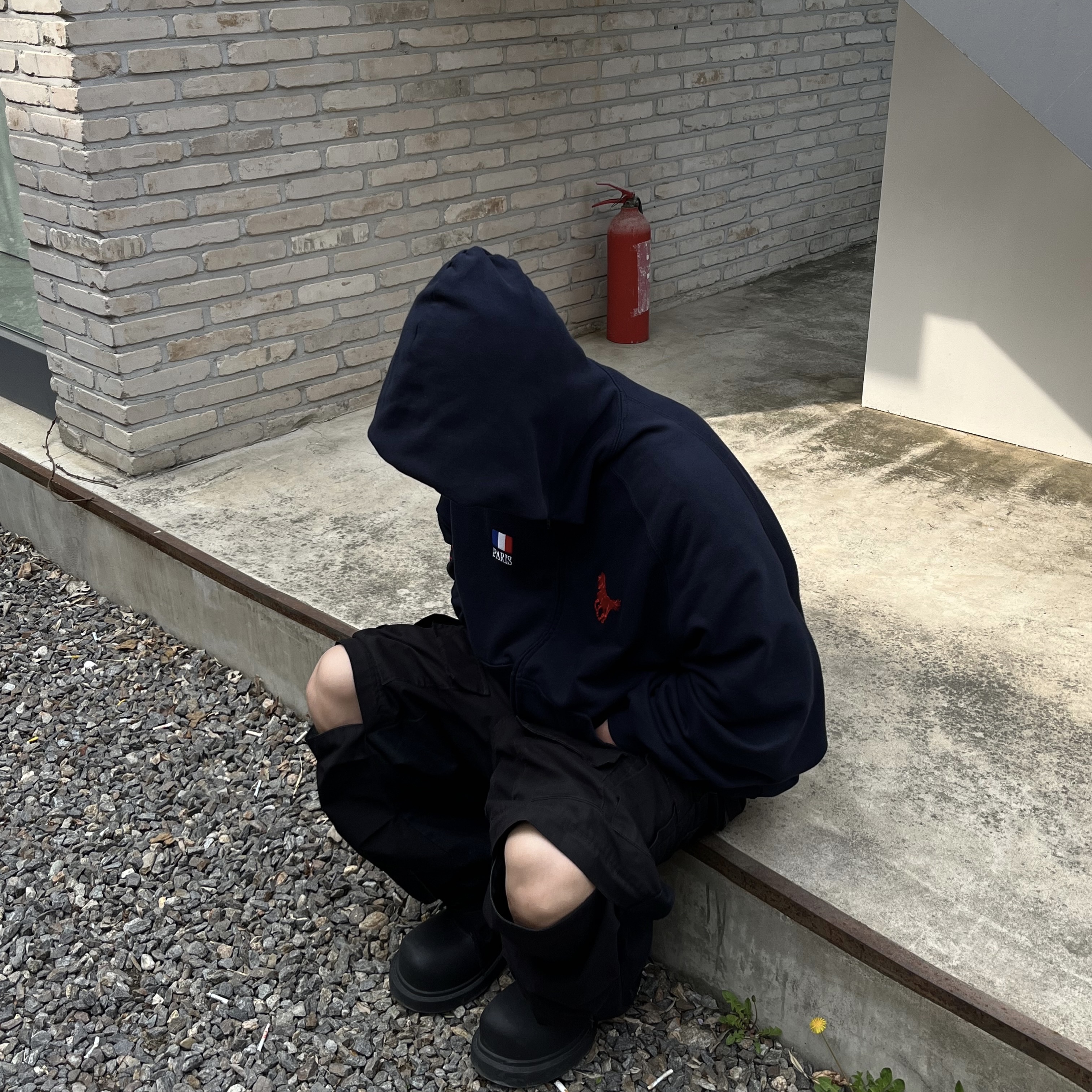 Balenciaga Paris Logo 22 Zip-Up Hoodie Dark Navy, Balenciaga Steroid Derby Black 착용 스타일 - 1