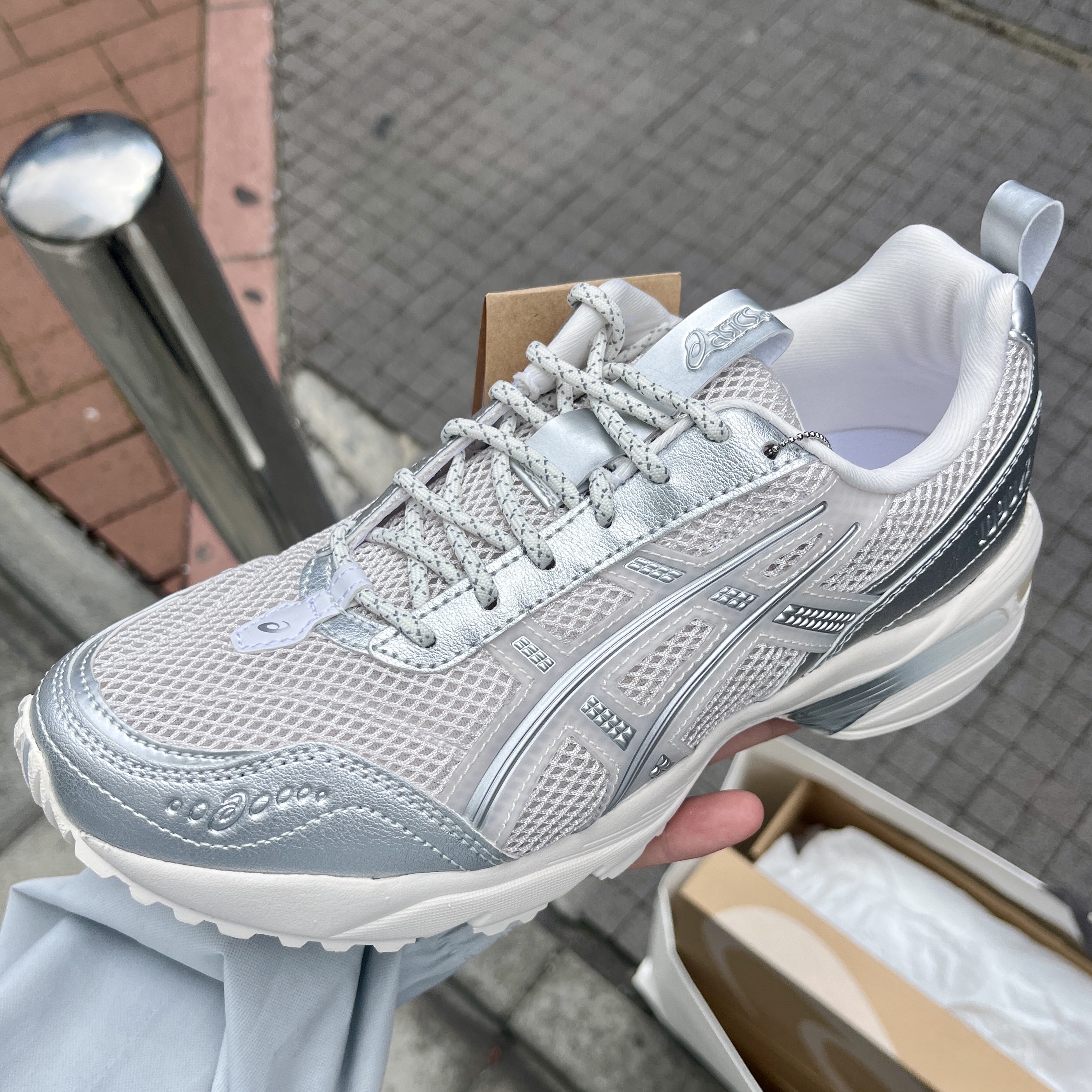 (W) Asics x Snidel Gel-1090 V2 Silver 착용 스타일