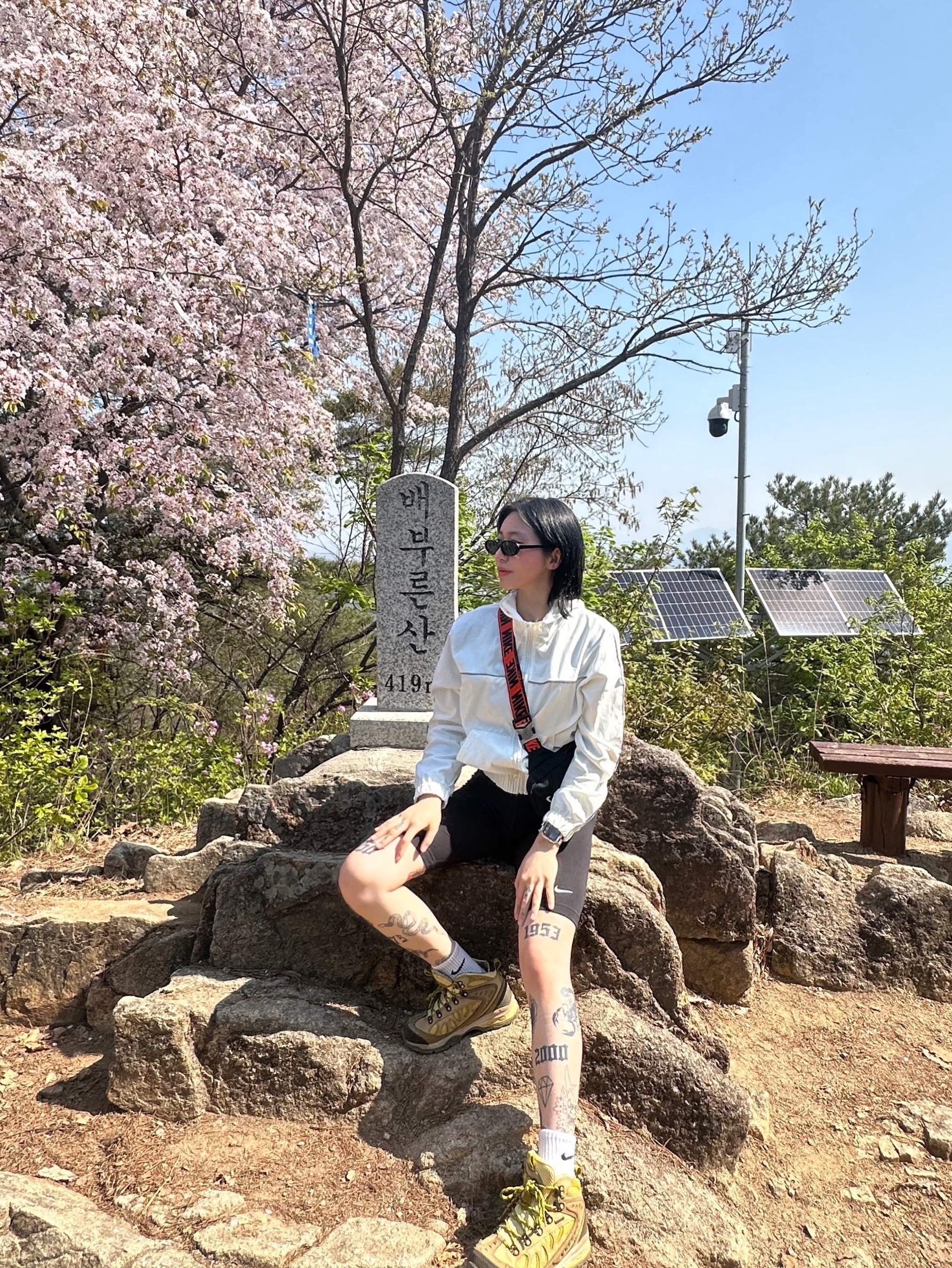 (W) Nike Essential Mid Rise Bike Shorts Black - Asia, Nike Everyday Lightweight Training Crew Socks White (3 Pack/Korean Ver.) 착용 스타일 - 3
