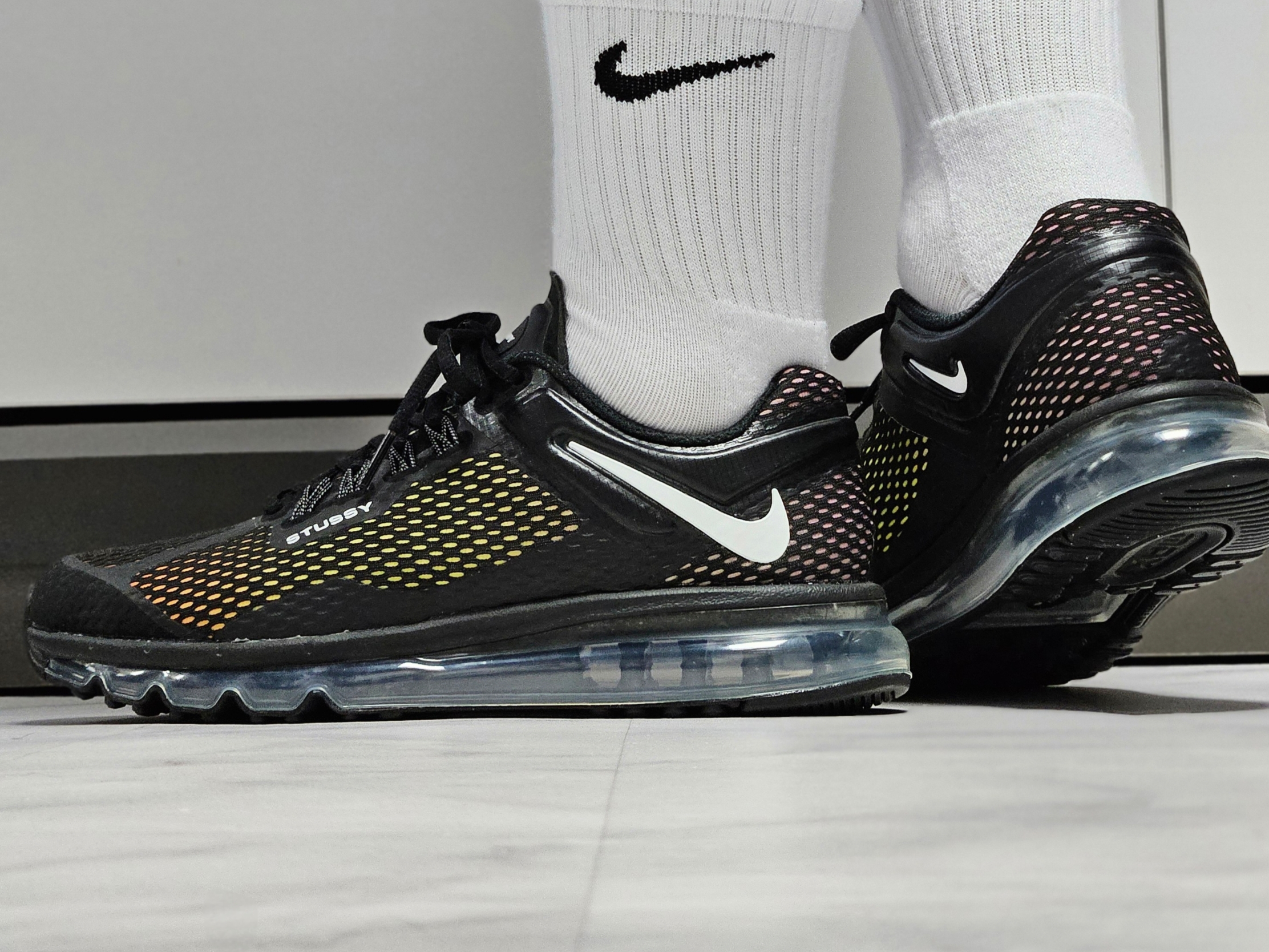 Nike x Stussy Air Max 2013 Black 착용 스타일 - 1