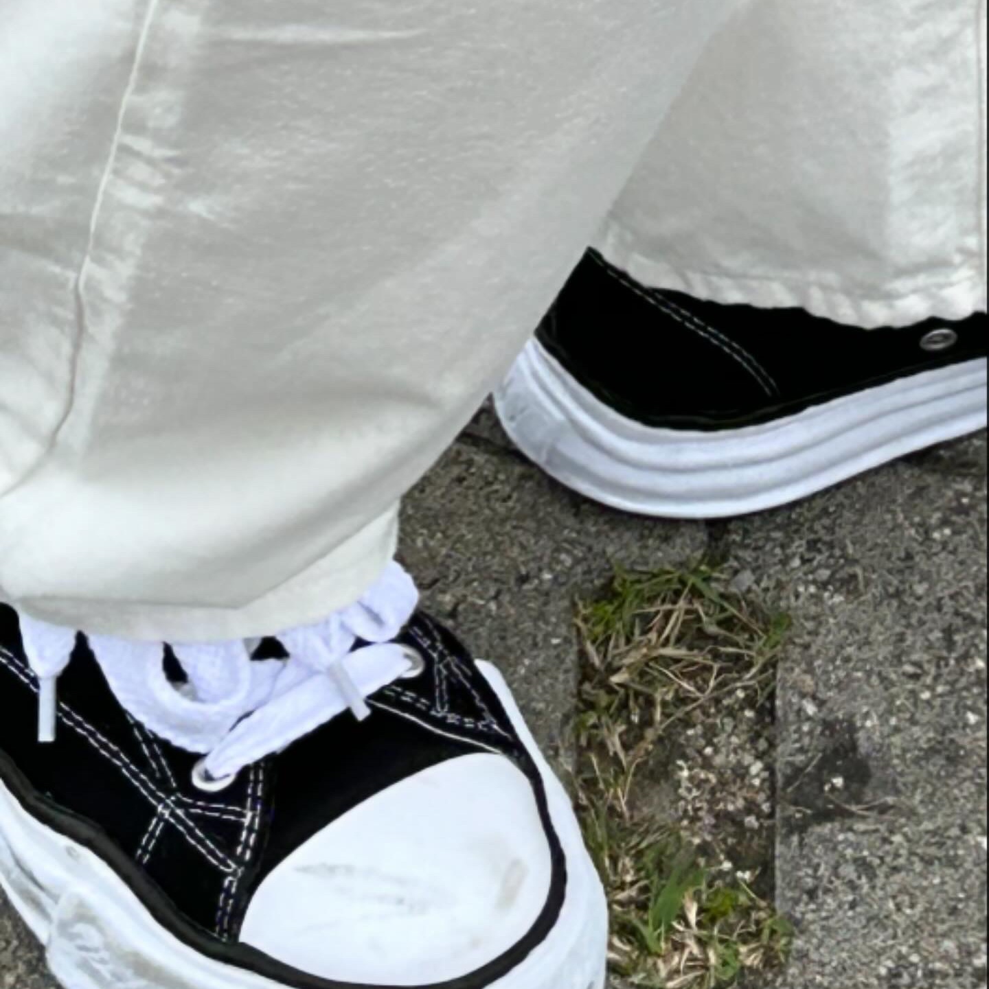 Maison Mihara Yasuhiro Peterson OG Sole Canvas Low Sneakers Black, AMI de Coeur Hoodie Black 착용 스타일 - 2