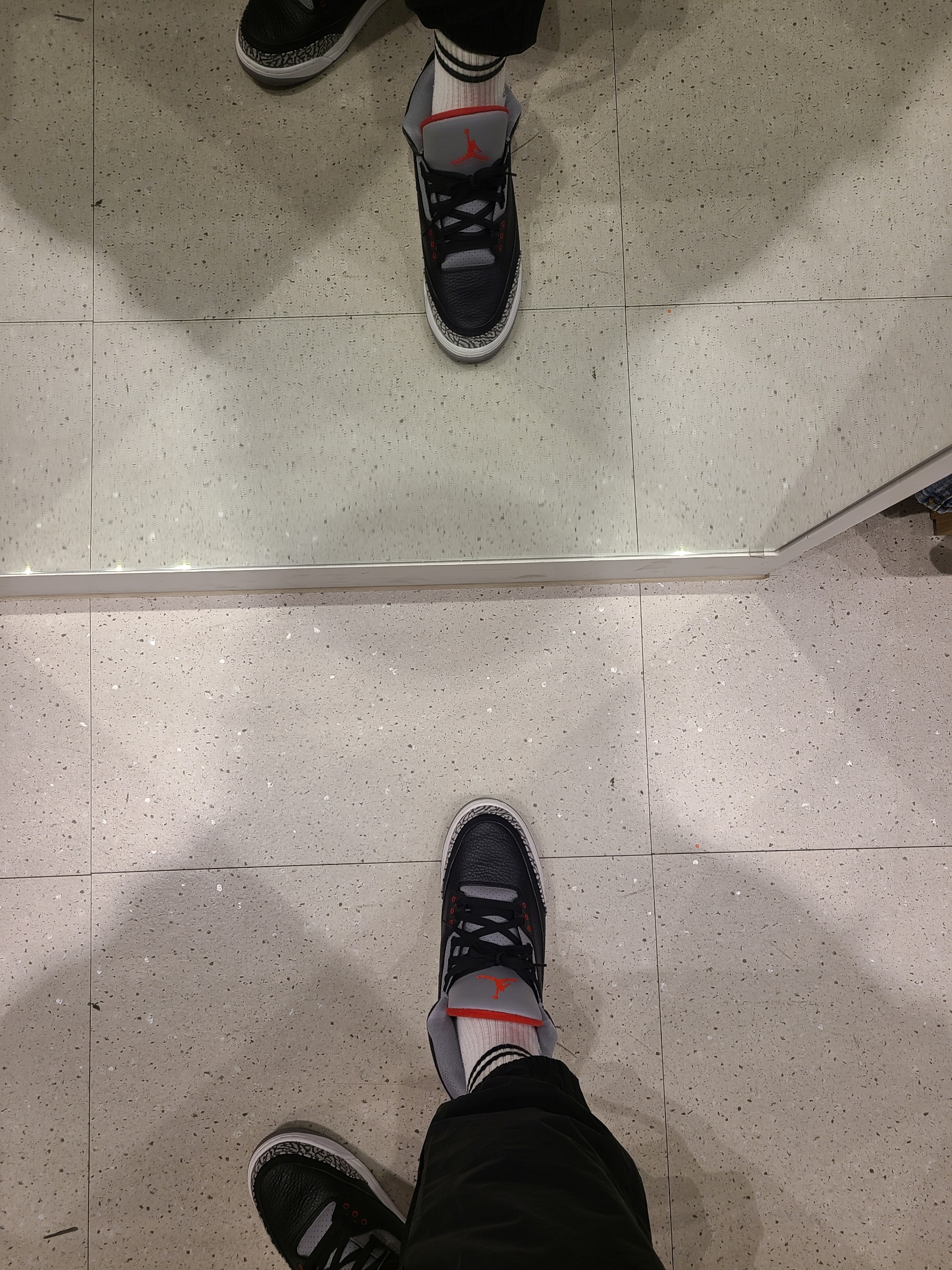 Jordan 3 Retro OG Black Cement 2018, Jordan 4 Retro Bred Reimagined 착용 스타일 - 2