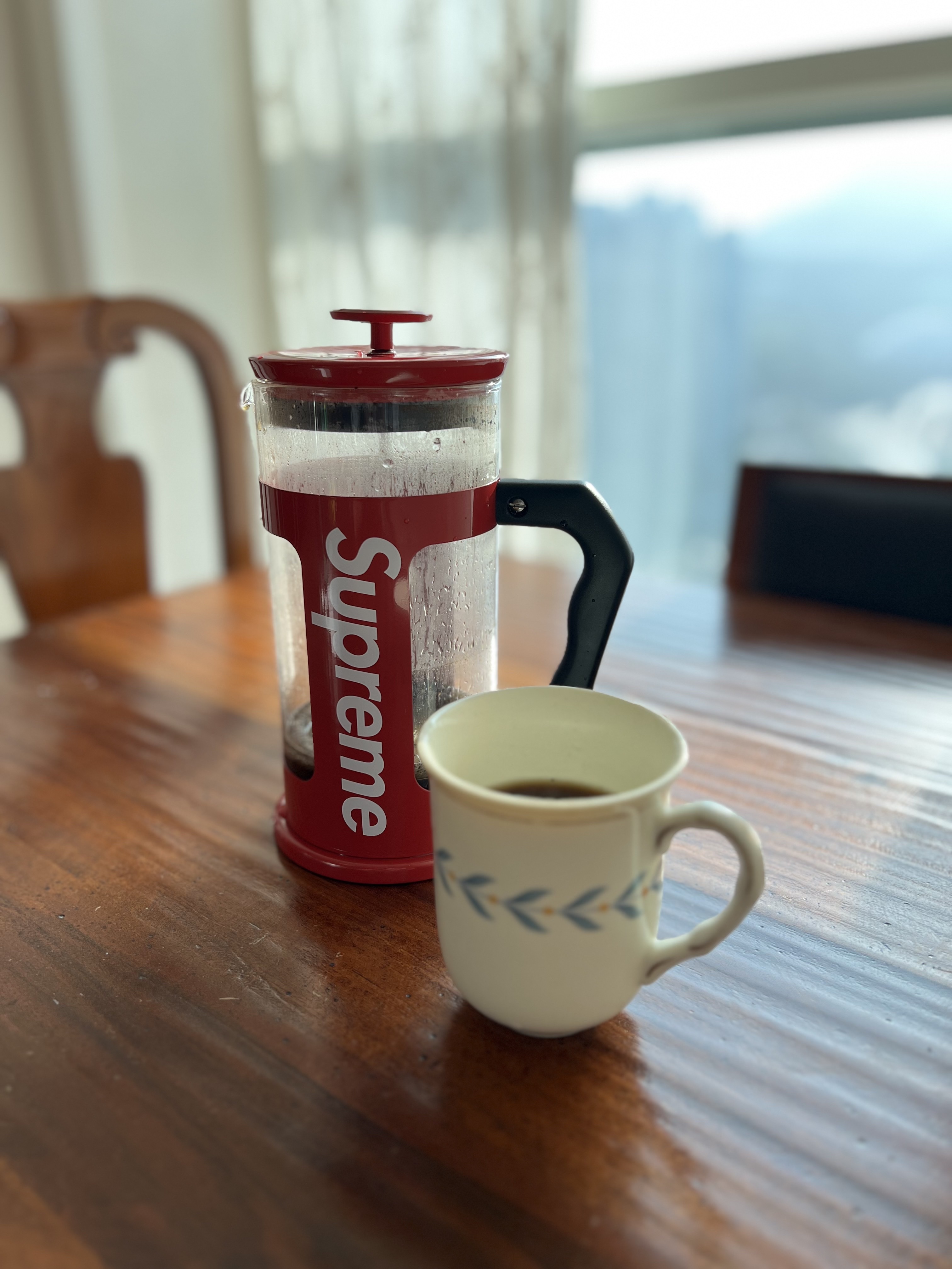 Supreme x Bialetti 8-Cup French Press Red - 24SS 착용 스타일 - 1