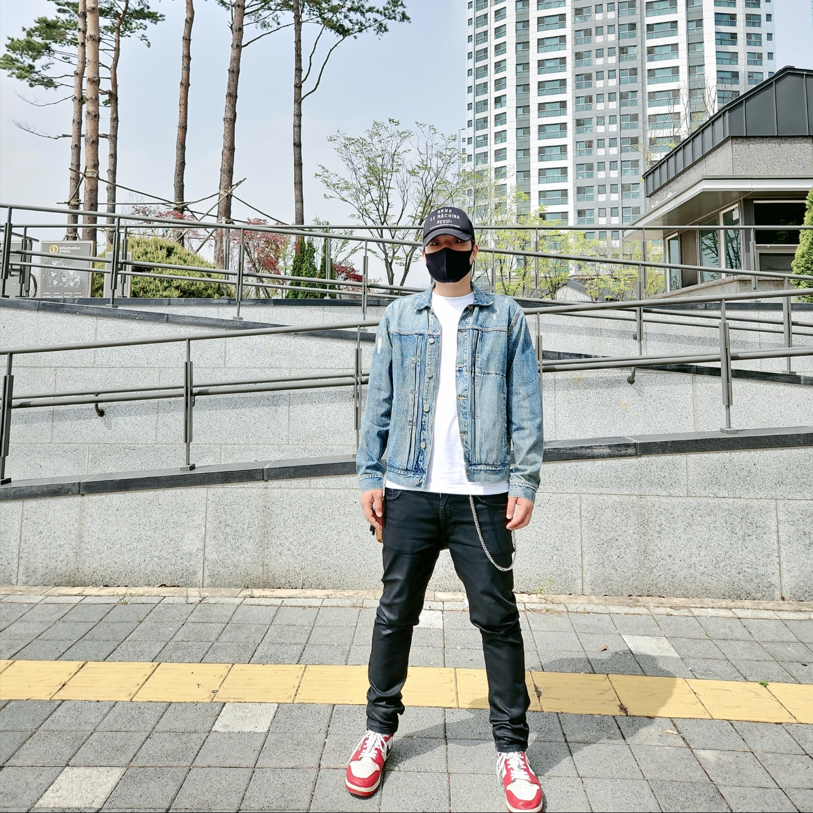 Jordan 1.5 Retro Chicago 2015, Deus Ex Machina Seoul Address Trucker Cap Black 착용 스타일 - 1