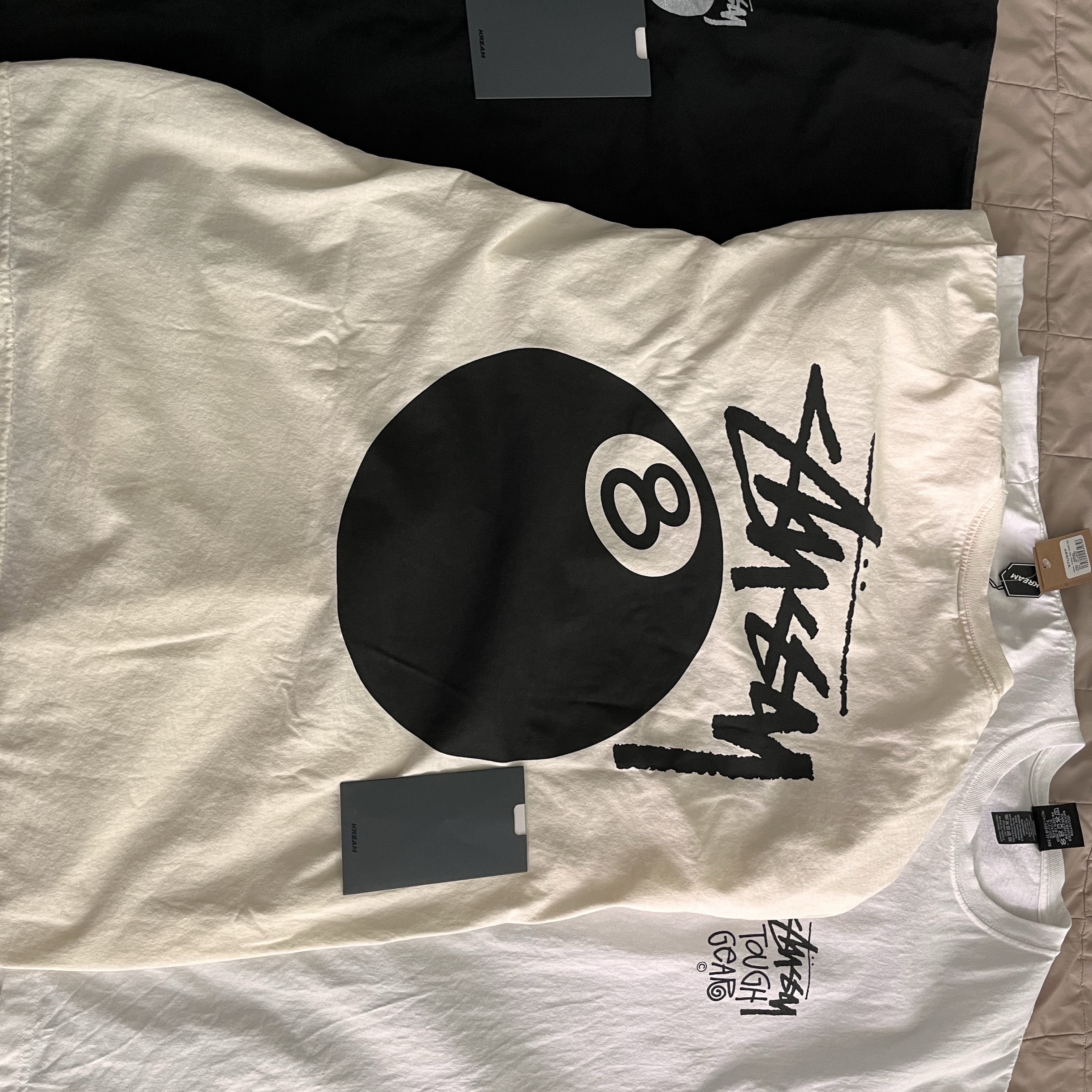 Stussy 8 Ball Pigment Dyed T-Shirt Natural, Stussy 8 Ball Pigment Dyed T-Shirt Black 착용 스타일