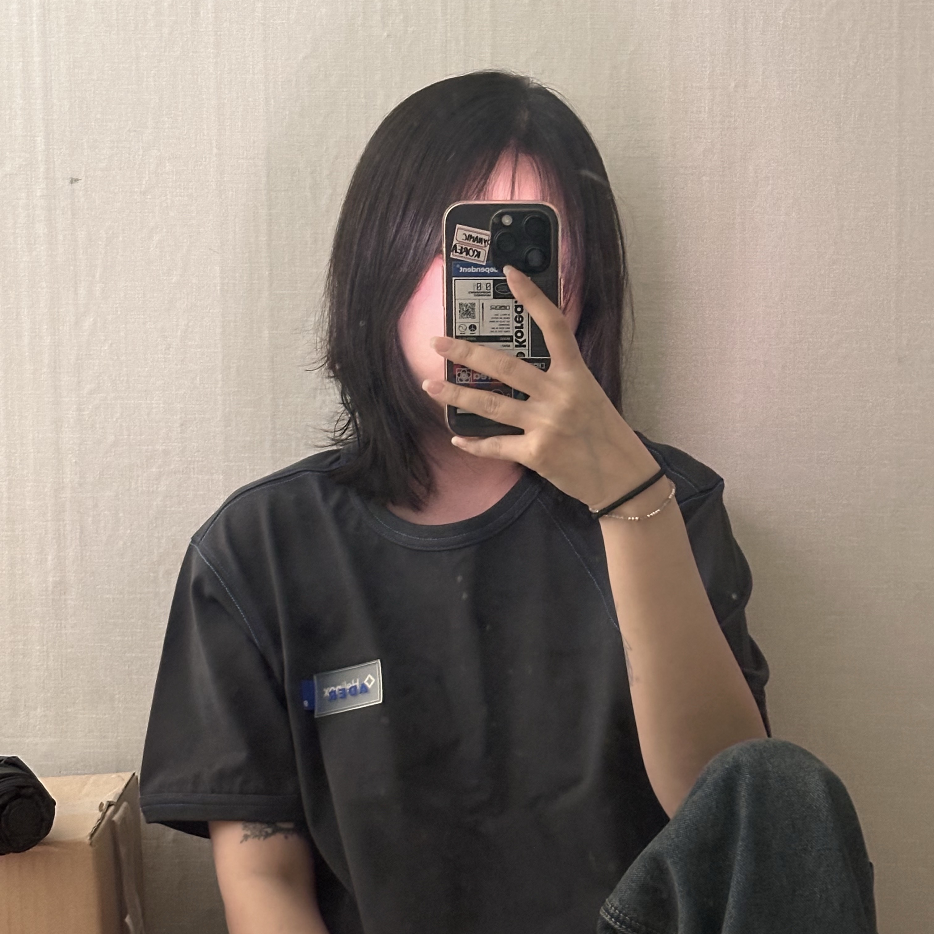 Ader Error x Helinox T-Shirt Charcoal 착용 스타일 - 4