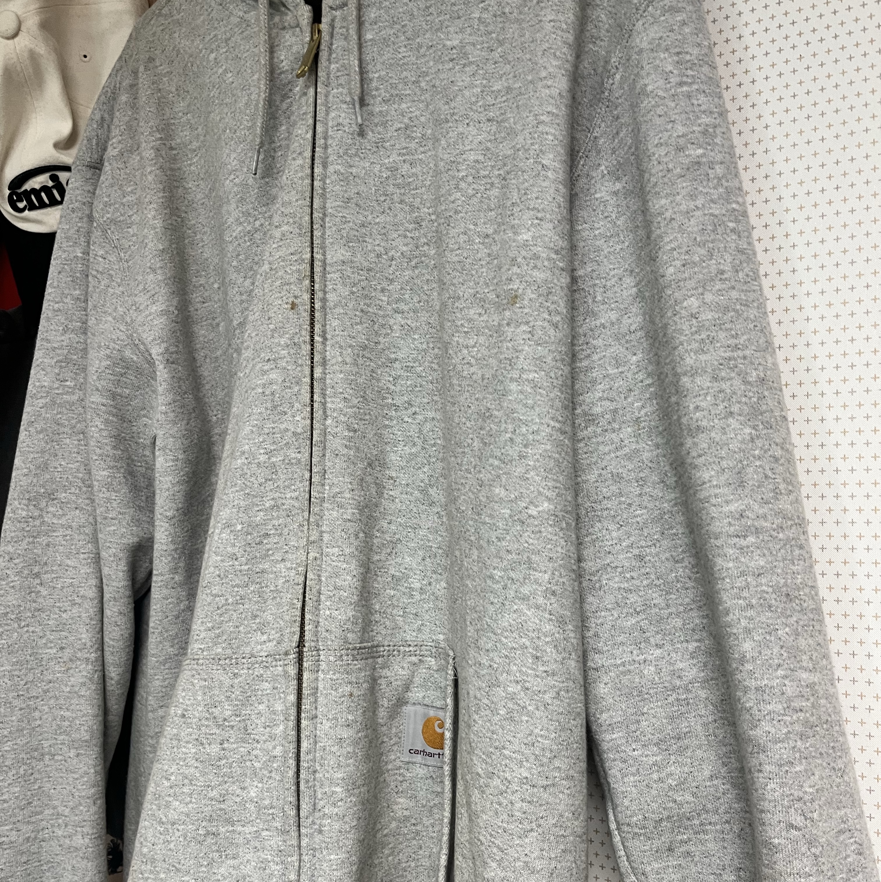 Carhartt Loose Fit Midweight Full Zip Sweatshirt Heather Grey 착용 스타일