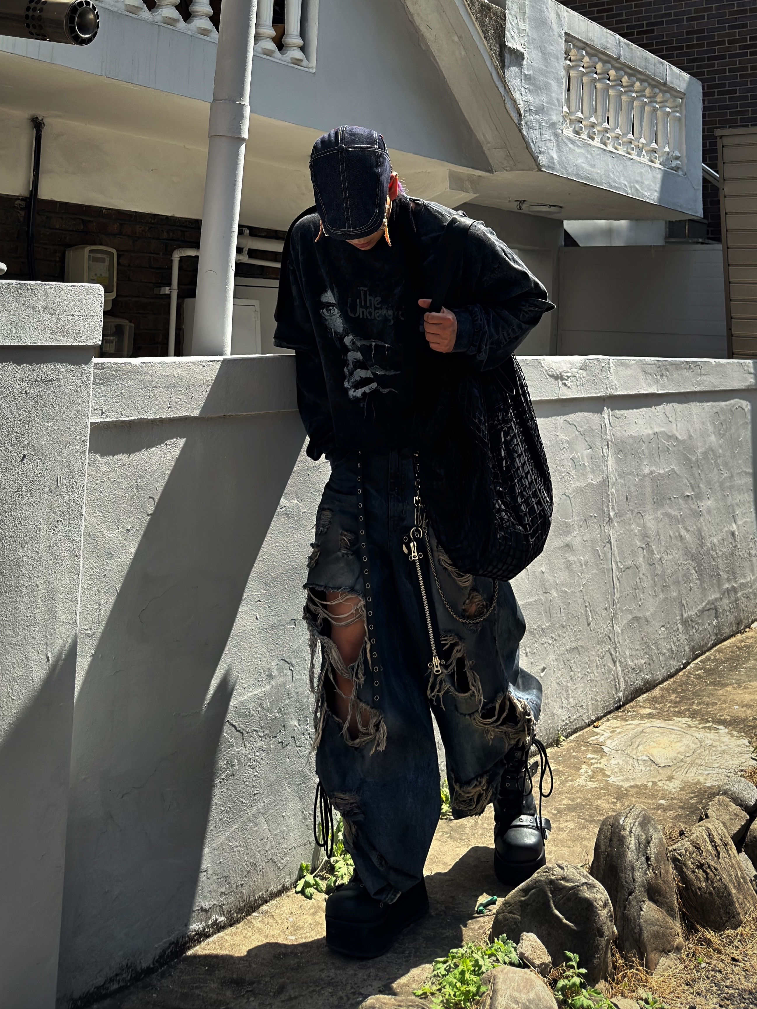 True Religion x KIRSH Stitch Point Denim Hunting Cap White Stitch 착용 스타일 - 1