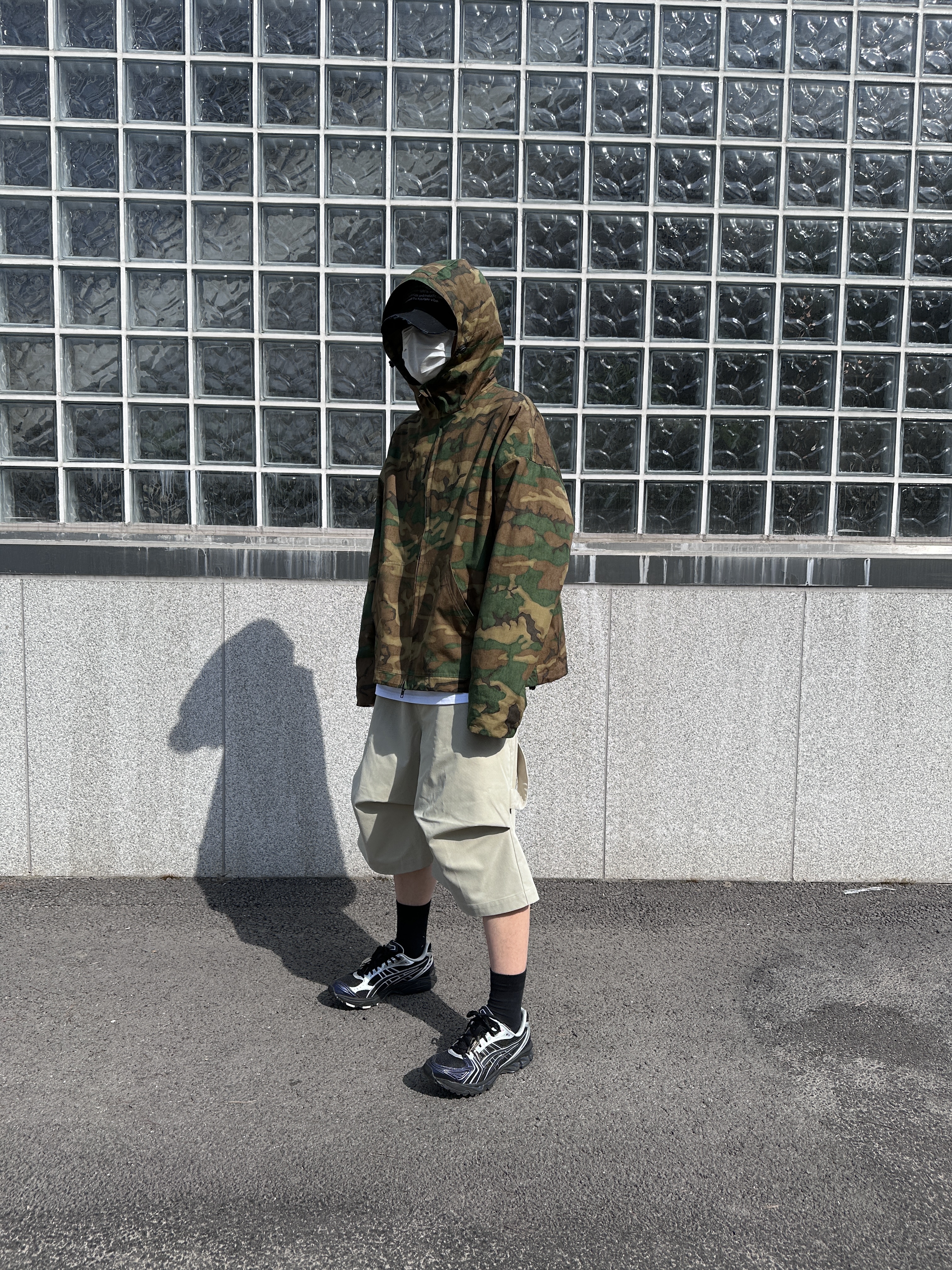 Nonnod Zip Jacket Camo, Nonnod Alpine Carpenter Shorts Beige 착용 스타일 - 2