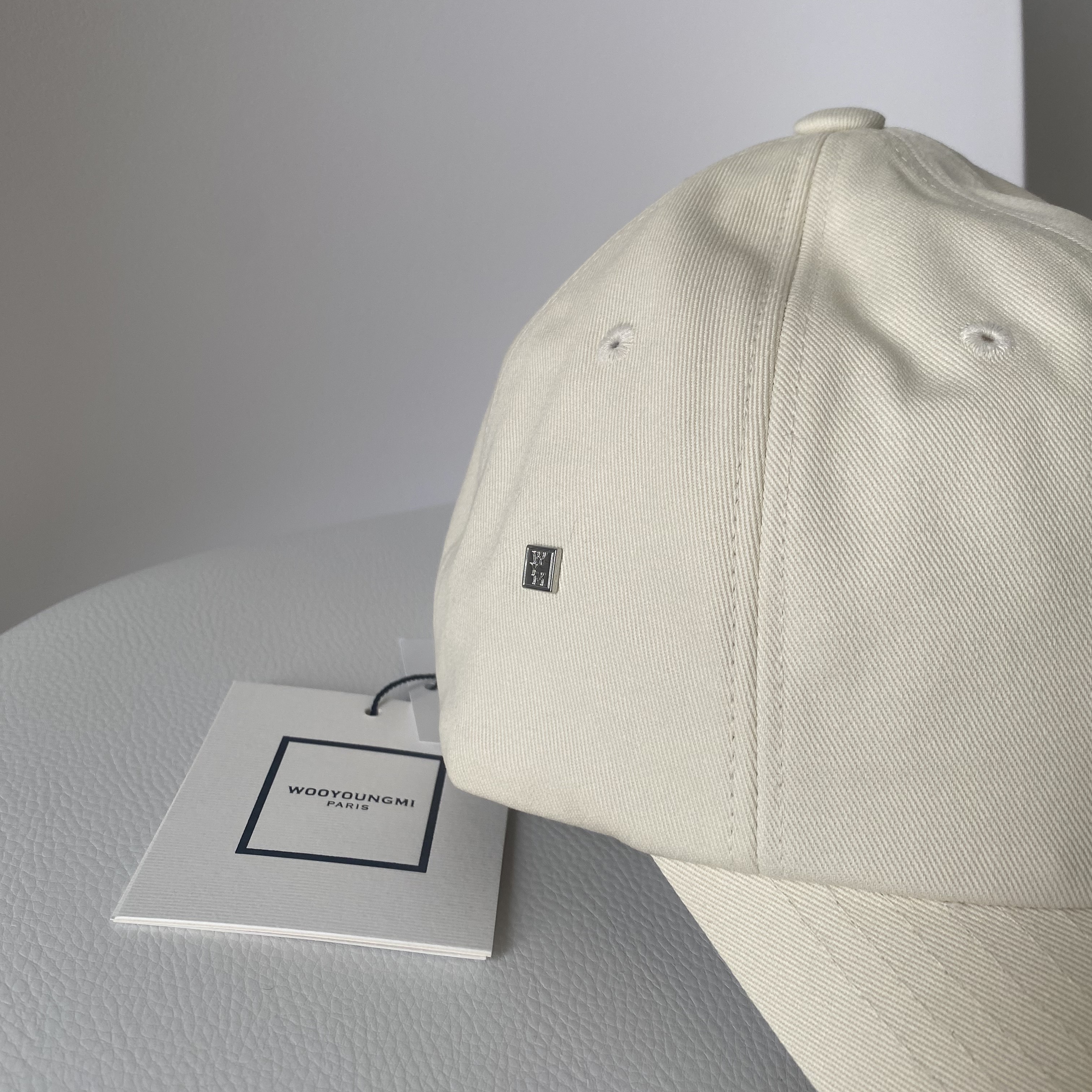 Wooyoungmi Logo Ball Cap Ivory - 23FW 착용 스타일 - 4