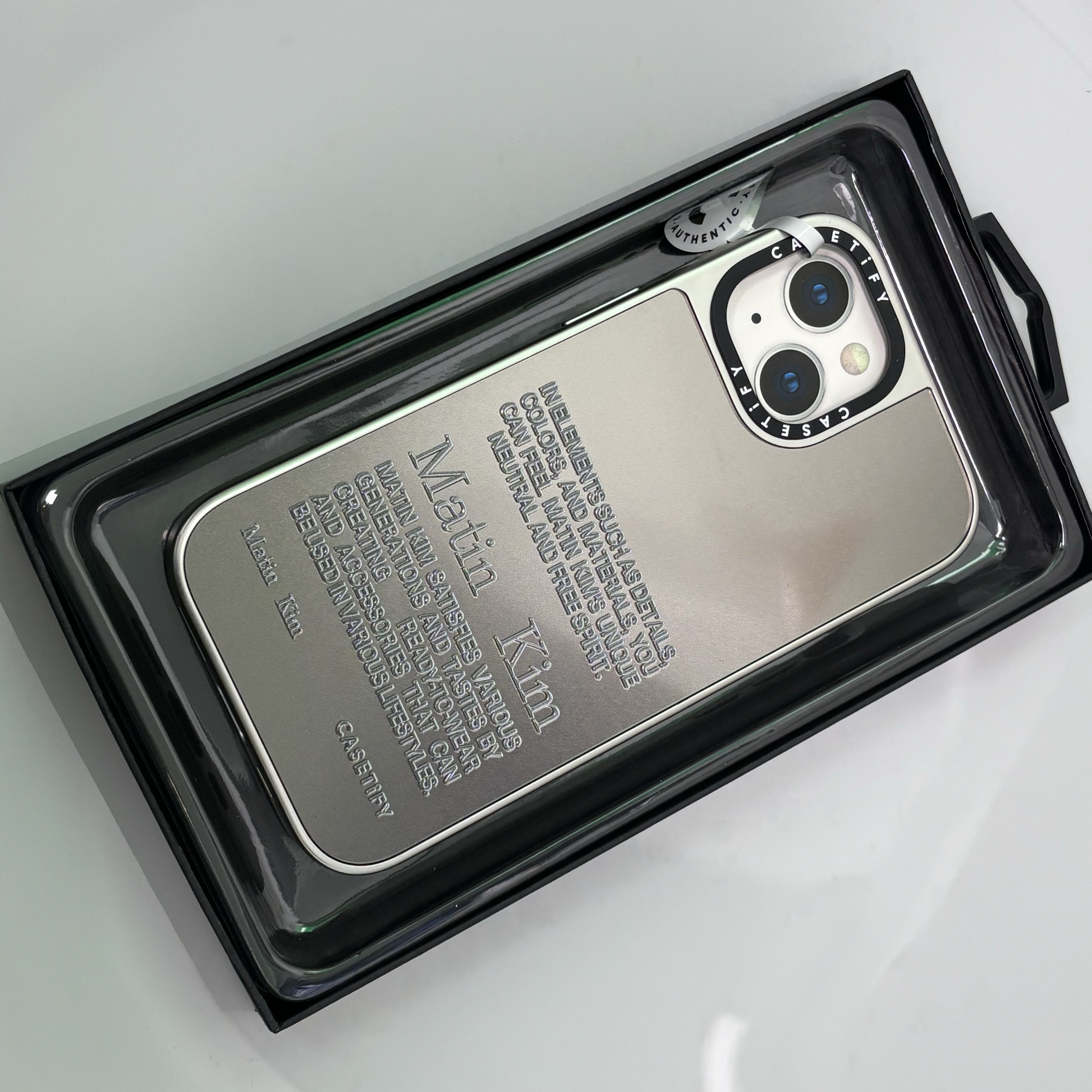 Casetify x Matin Kim iPhone Letter Magsafe Mirror Case Silver 착용 스타일