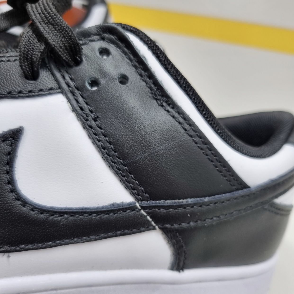 Nike Dunk Low Retro Black 착용 스타일 - 3