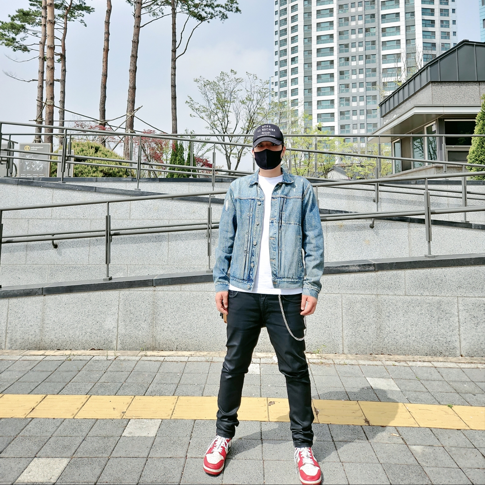 Jordan 1.5 Retro Chicago 2015, Deus Ex Machina Seoul Address Trucker Cap Black 착용 스타일 - 2