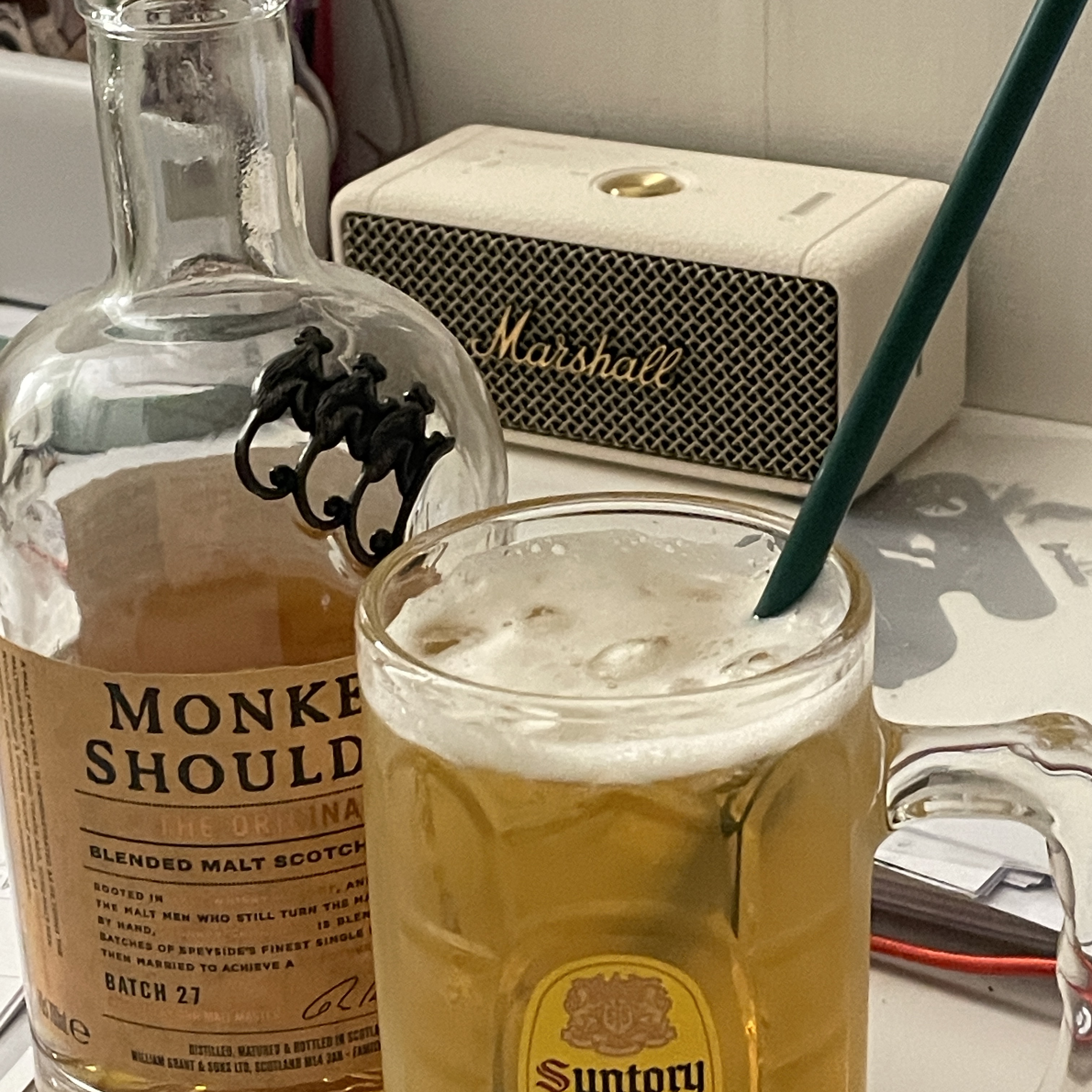 Marshall Emberton II Cream (Korean Ver.) 착용 스타일
