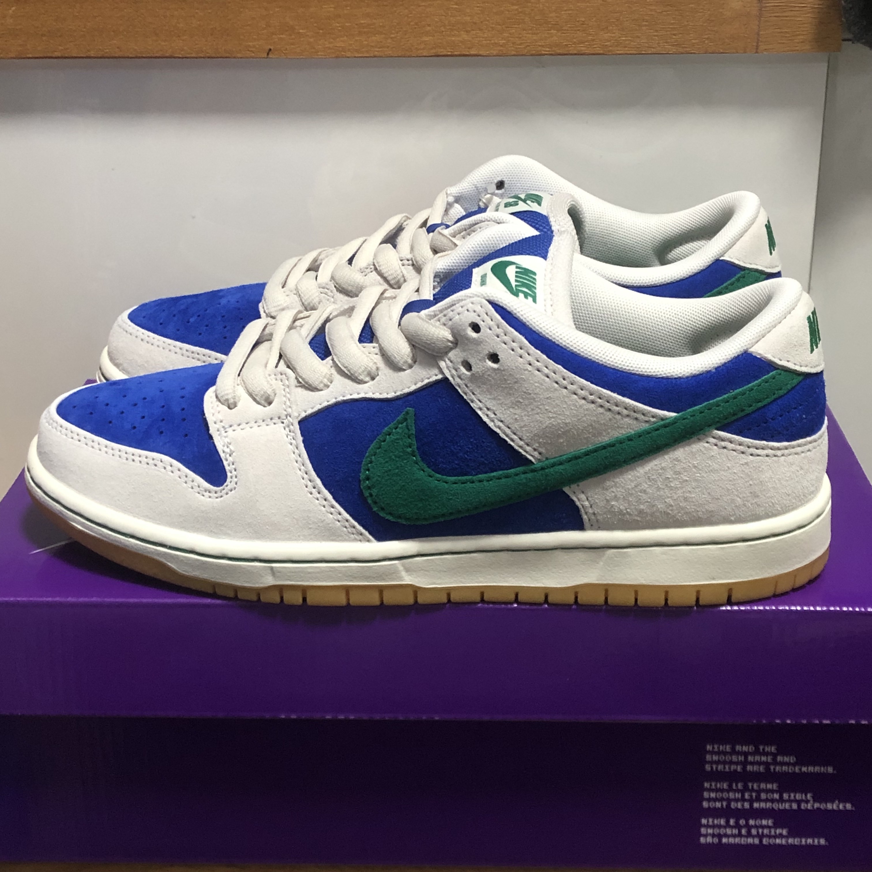Nike SB Dunk Low Pro Phantom and Hyper Royal 착용 스타일