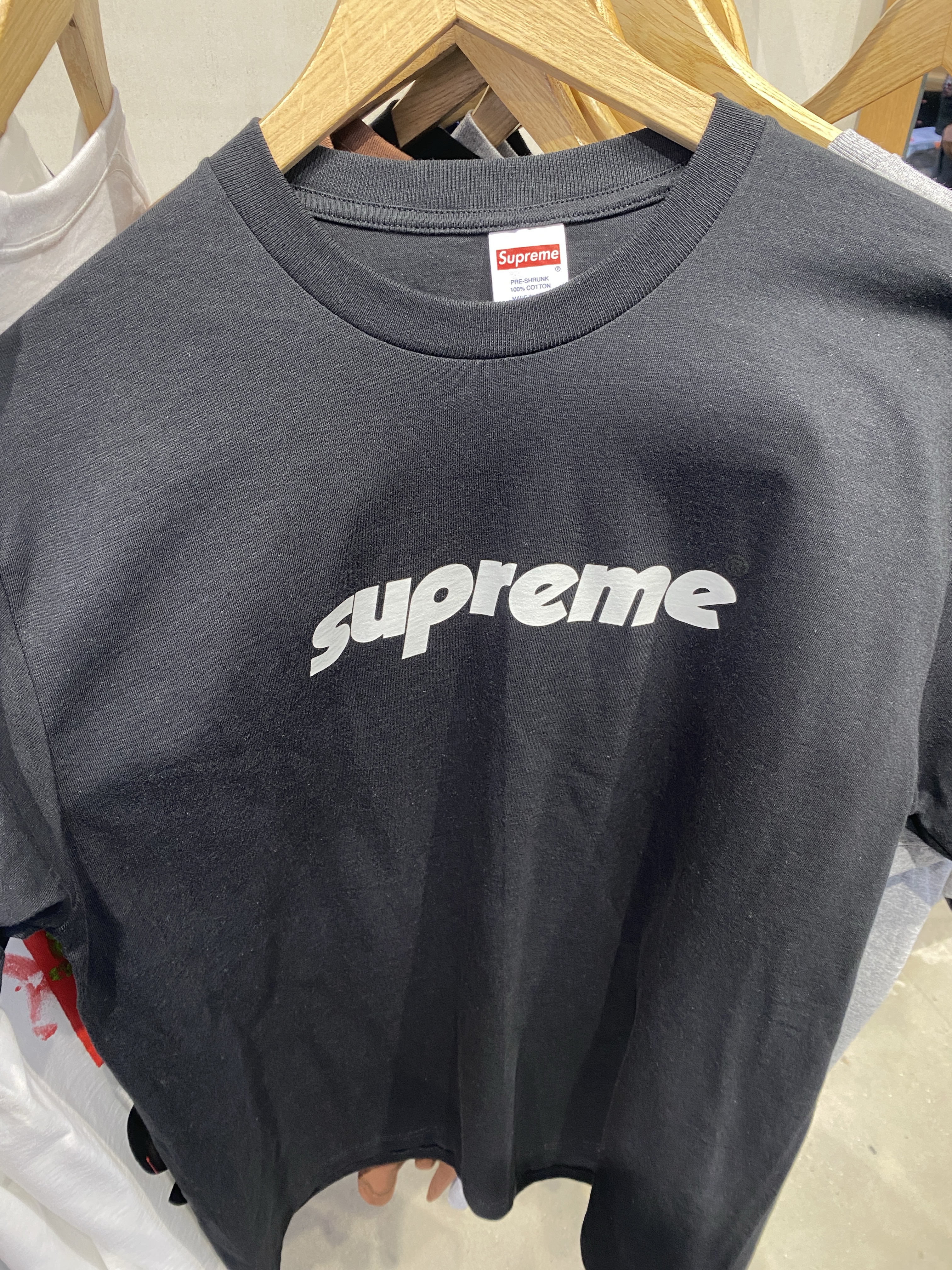 Supreme Pinline T-Shirt Black - 24SS 착용 스타일