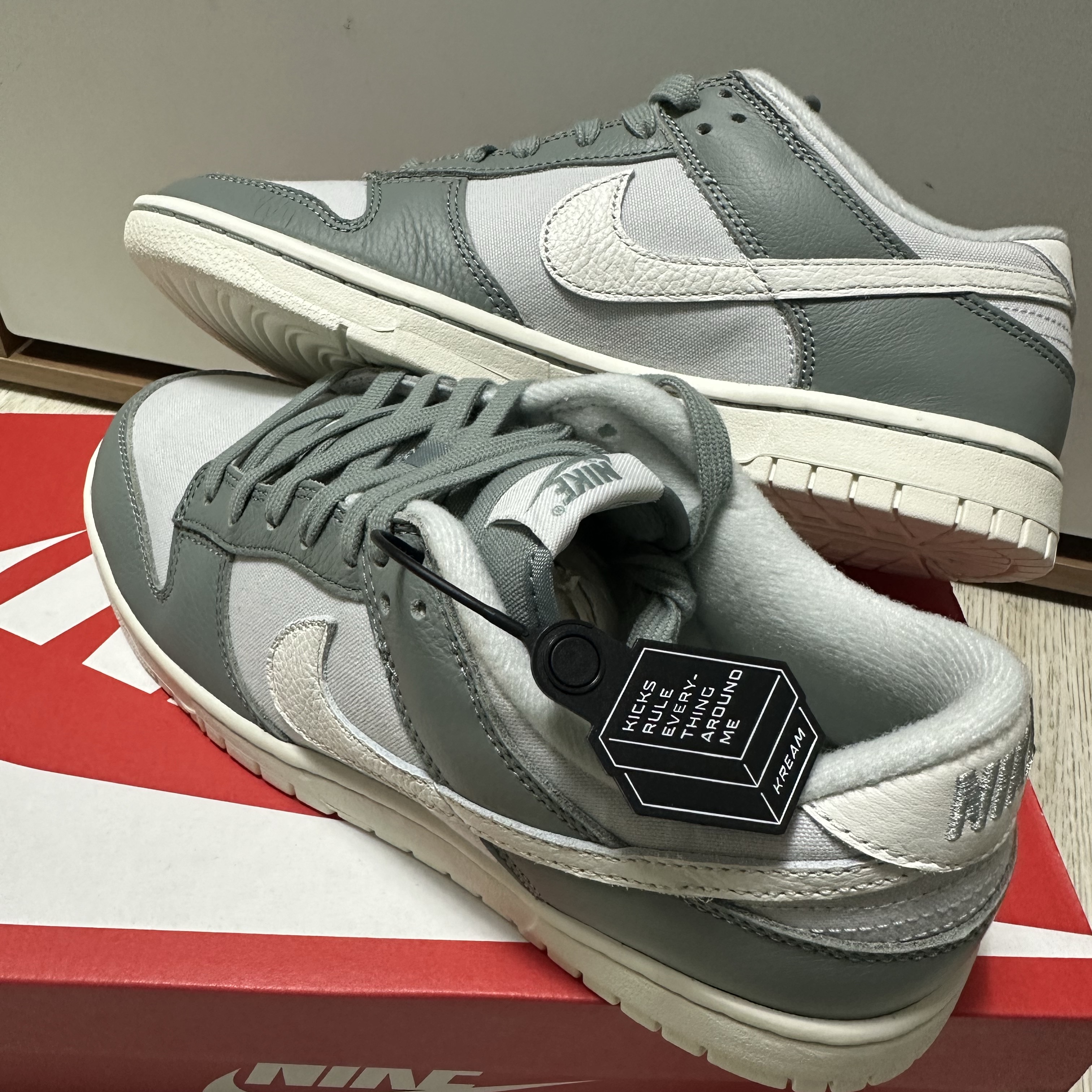 Nike Dunk Low Mica Green 착용 스타일