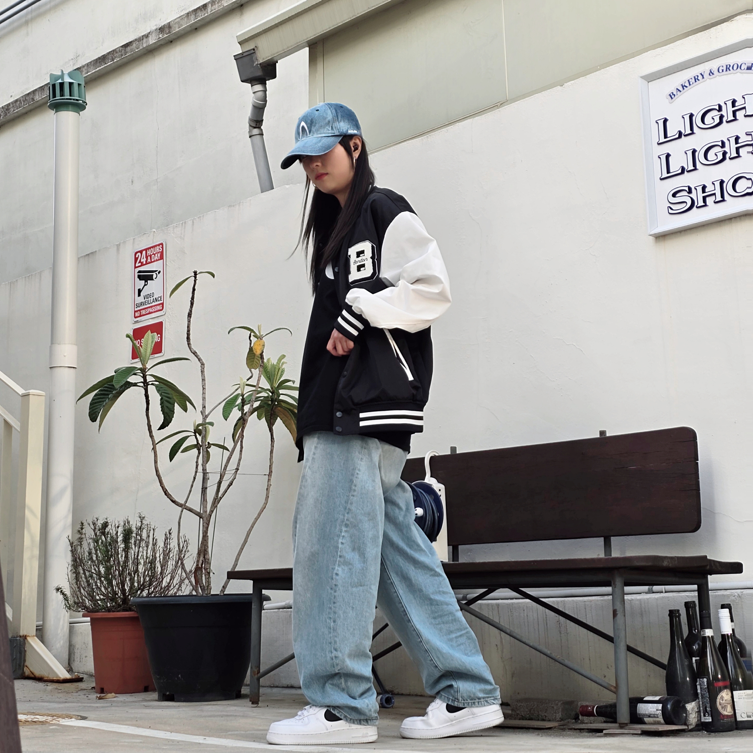 Nike Air Force 1 '07 White Black, (W) Nike Air Force 1 '07 White Black 착용 스타일 - 1