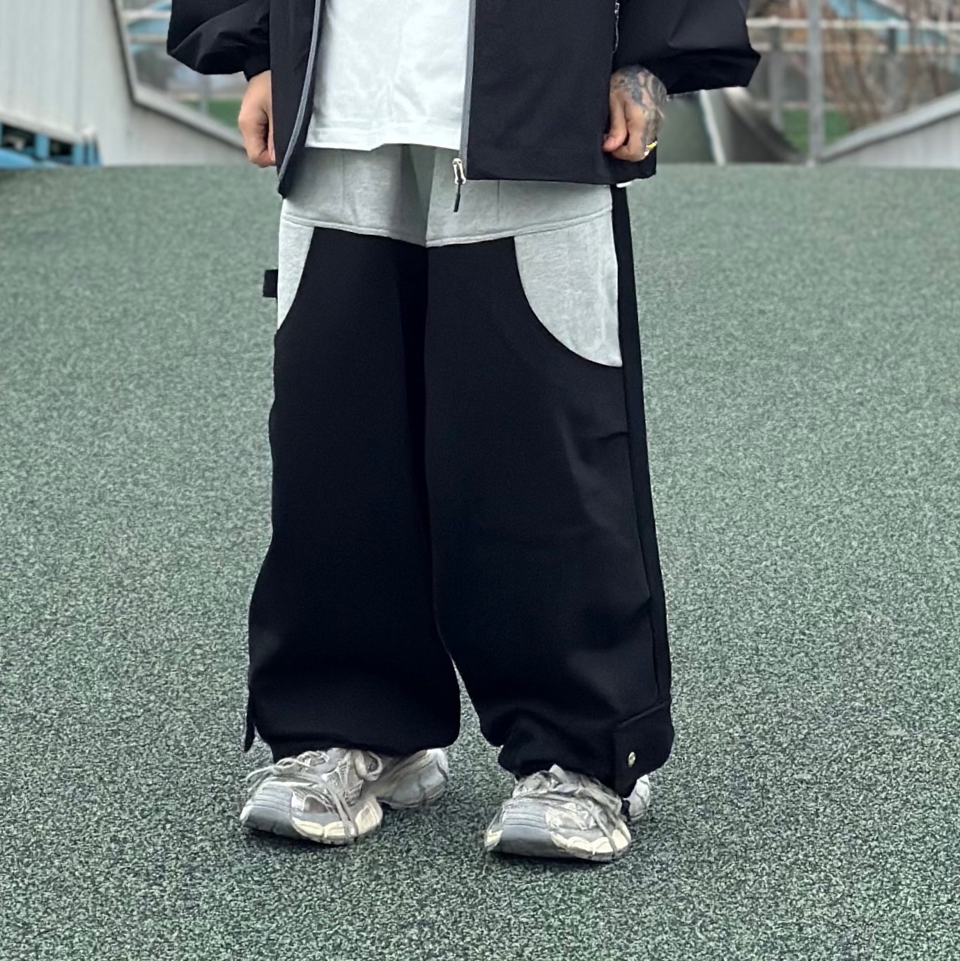 (W) Balenciaga 3XL Sneakers Light Beige 착용 스타일 - 3