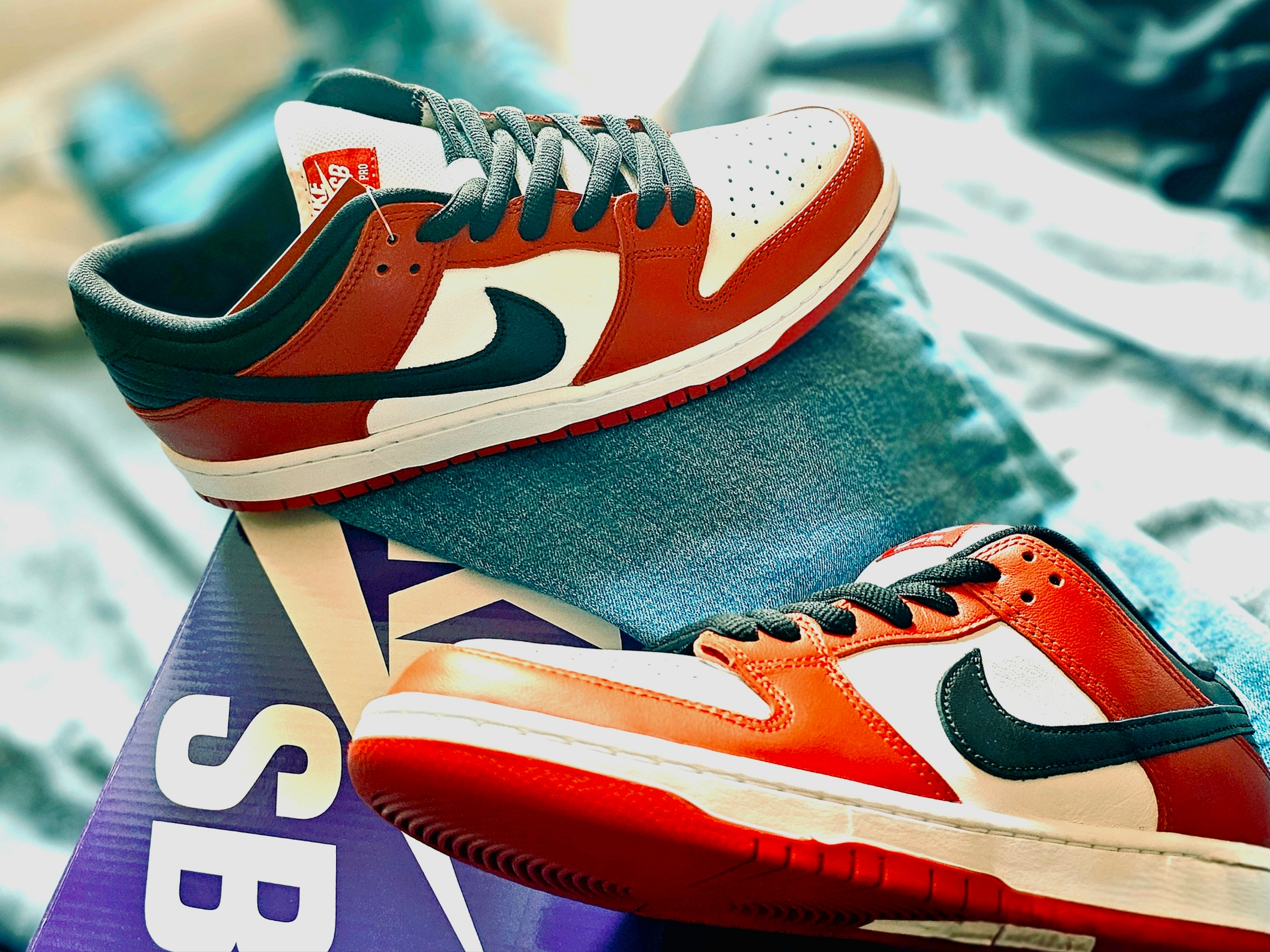 Nike SB Dunk Low Pro Chicago 착용 스타일 - 1