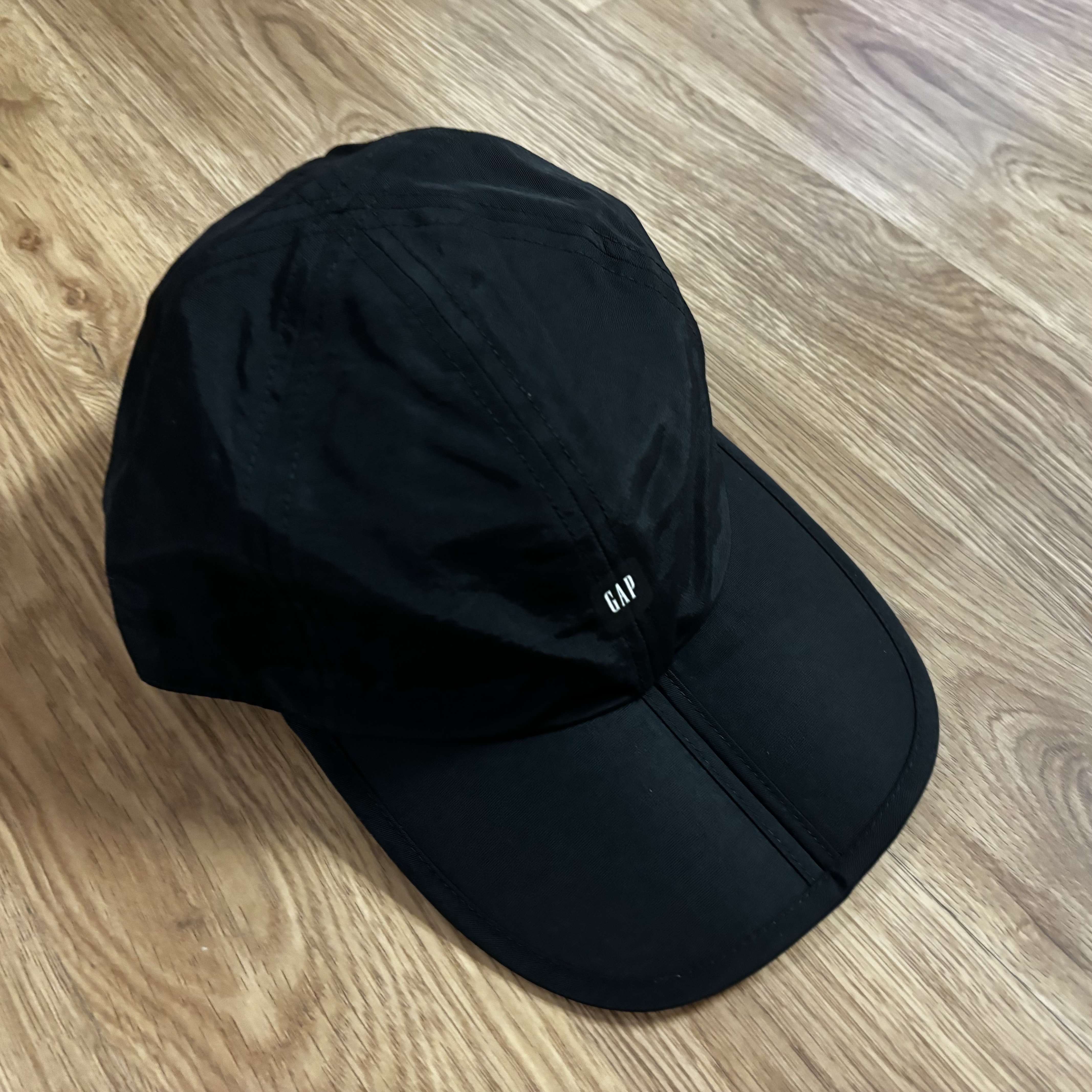 Yeezy Gap Engineered By Balenciaga Foldable Cap Black 착용 스타일