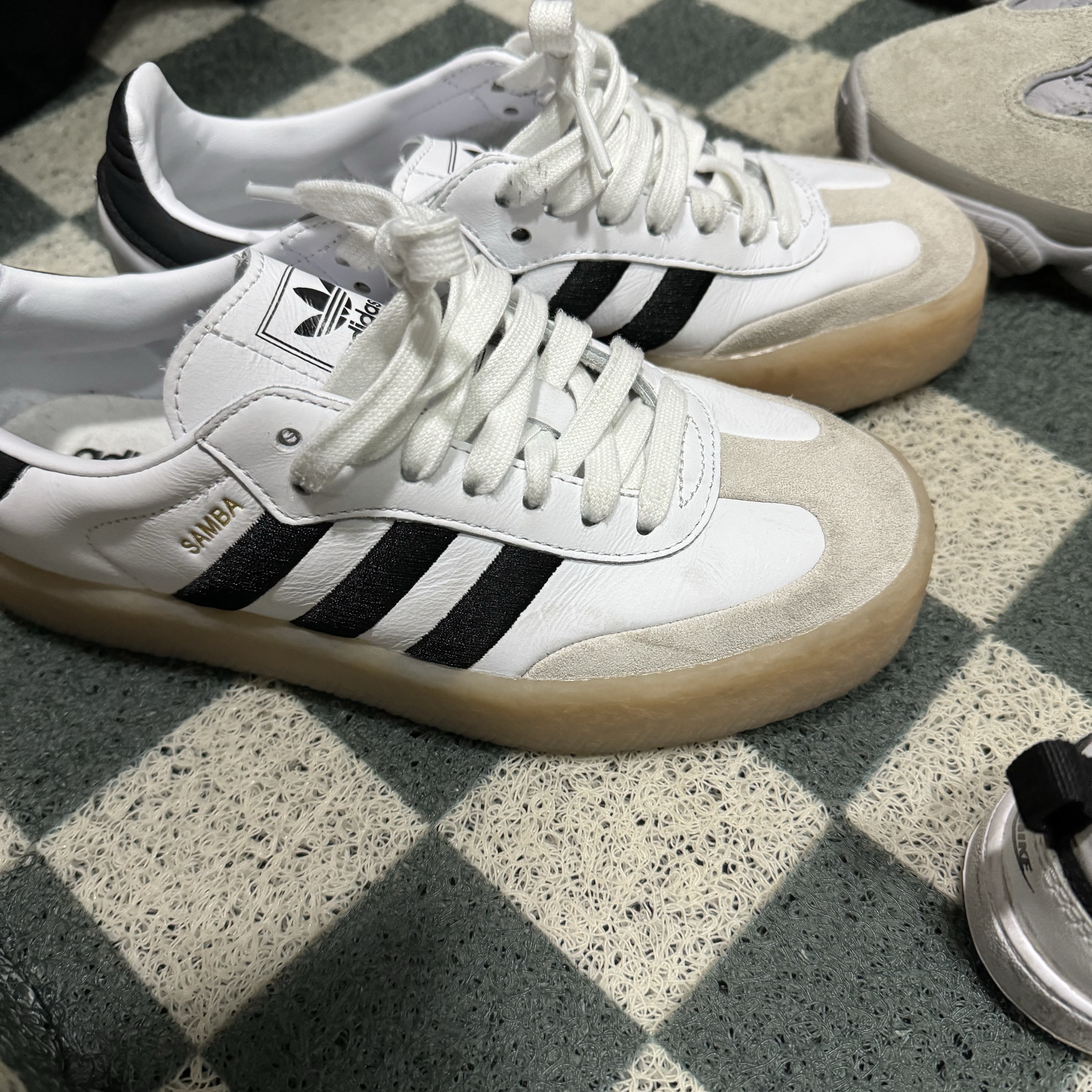 (W) Adidas Sambae White Black 착용 스타일