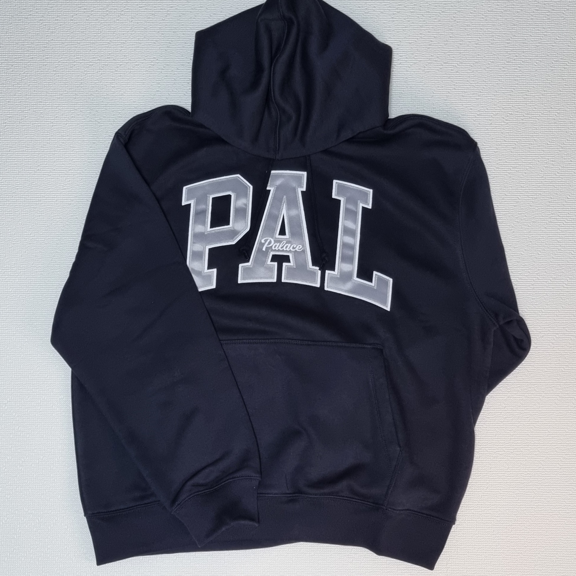 Palace x Gap Hood Black - 24SS 착용 스타일 - 1