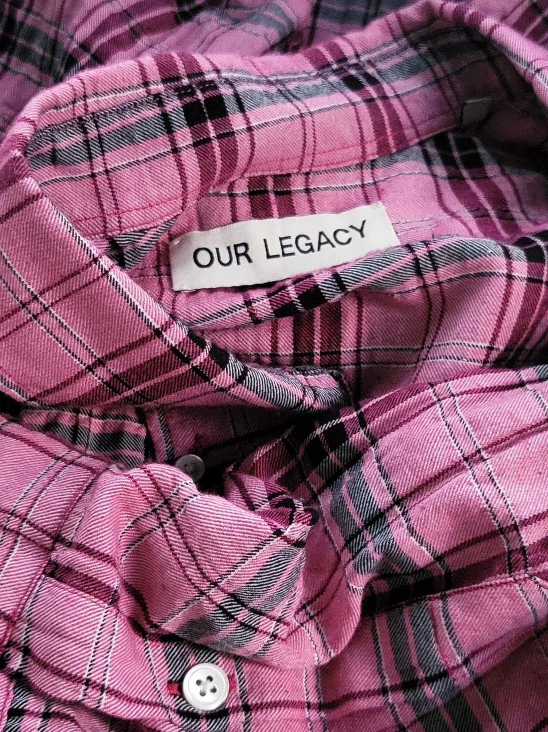 Our Legacy Borrowed BD Shirt Cerise Memory Check, Our Legacy Retreat Shirt Black White 착용 스타일 - 1