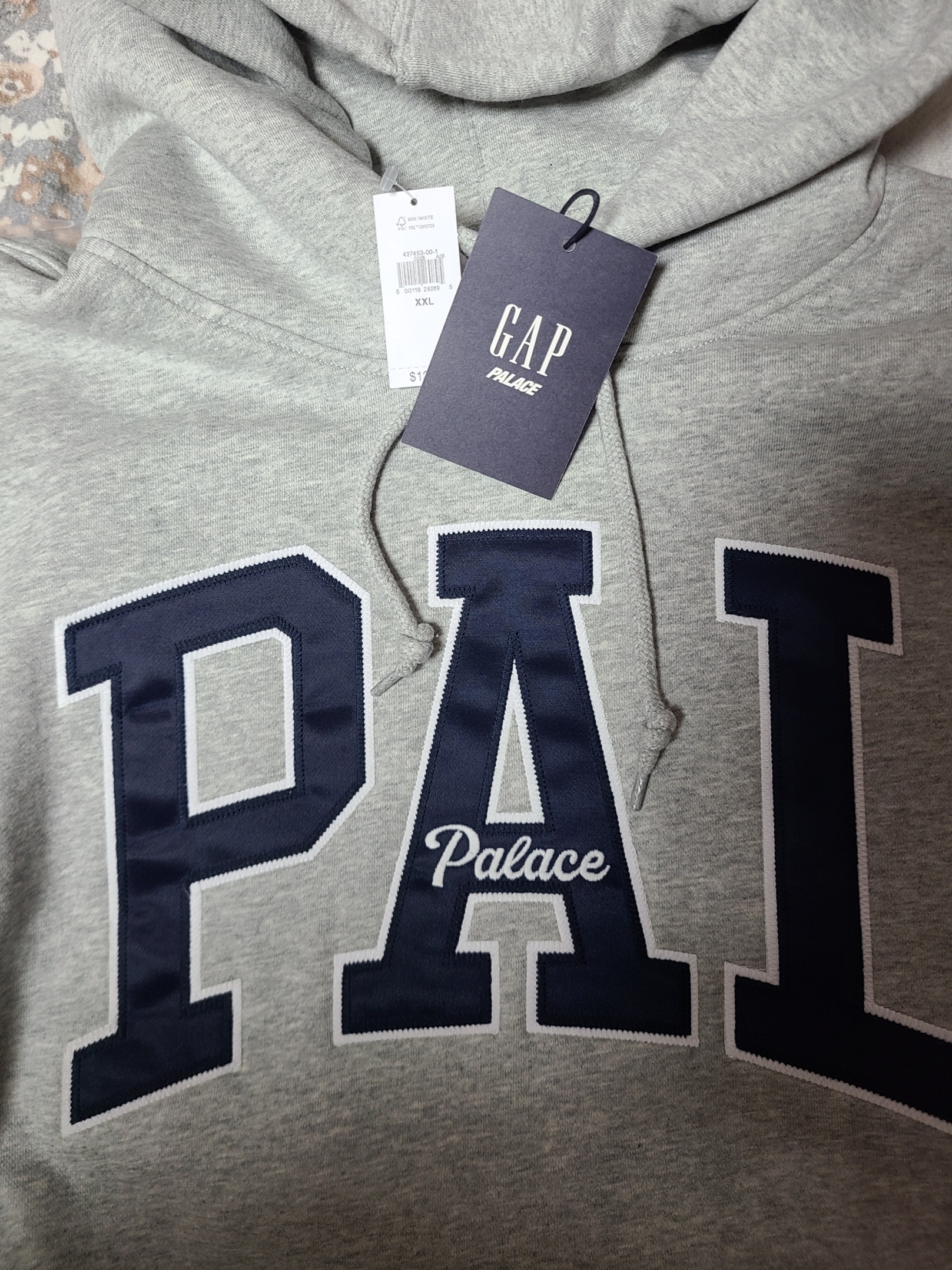 Palace x Gap Hood Grey - 24SS 착용 스타일 - 2