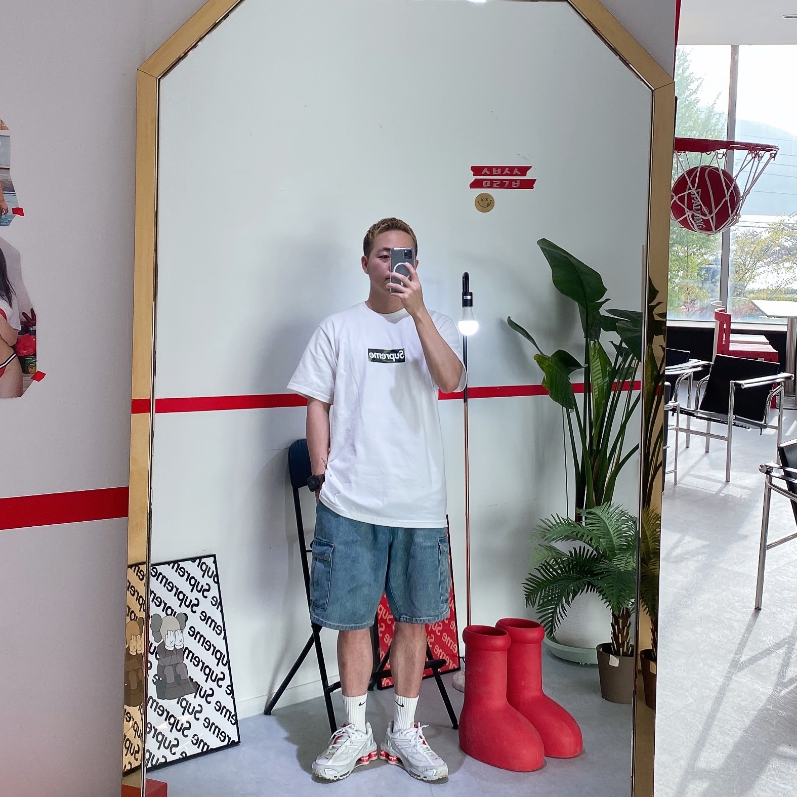 Supreme Box Logo T-Shirt White - 23FW, Nike x Supreme Shox Ride 2 SP White 착용 스타일