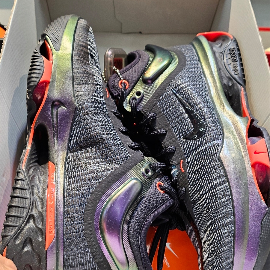 Nike Air Zoom GT Jump 2 Black Picante Red 착용 스타일