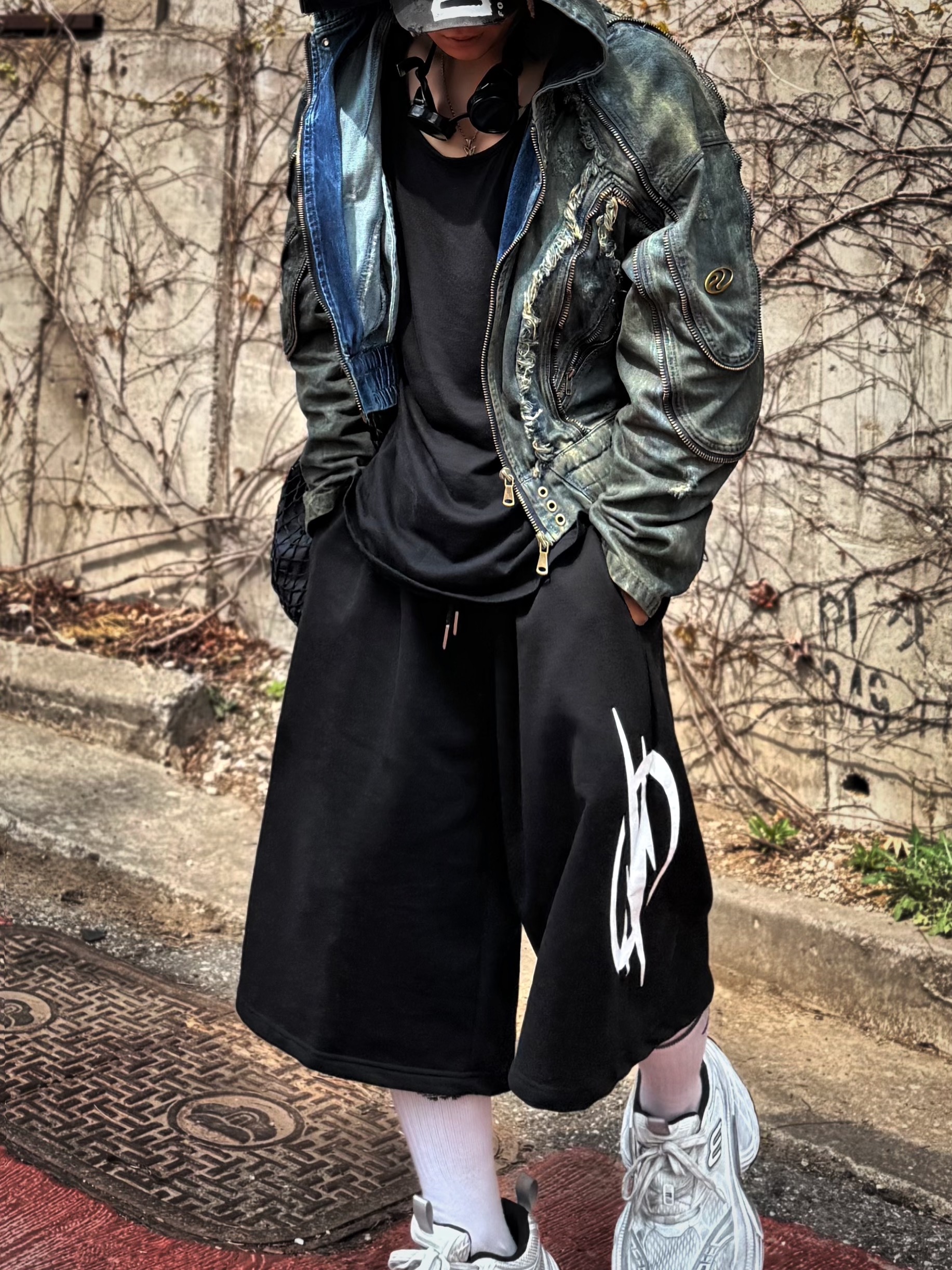 Balenciaga 10XL Sneakers White Black Grey, Diesel C-Ewan Baseball Cap with Diesel Lettering Black 착용 스타일 - 2