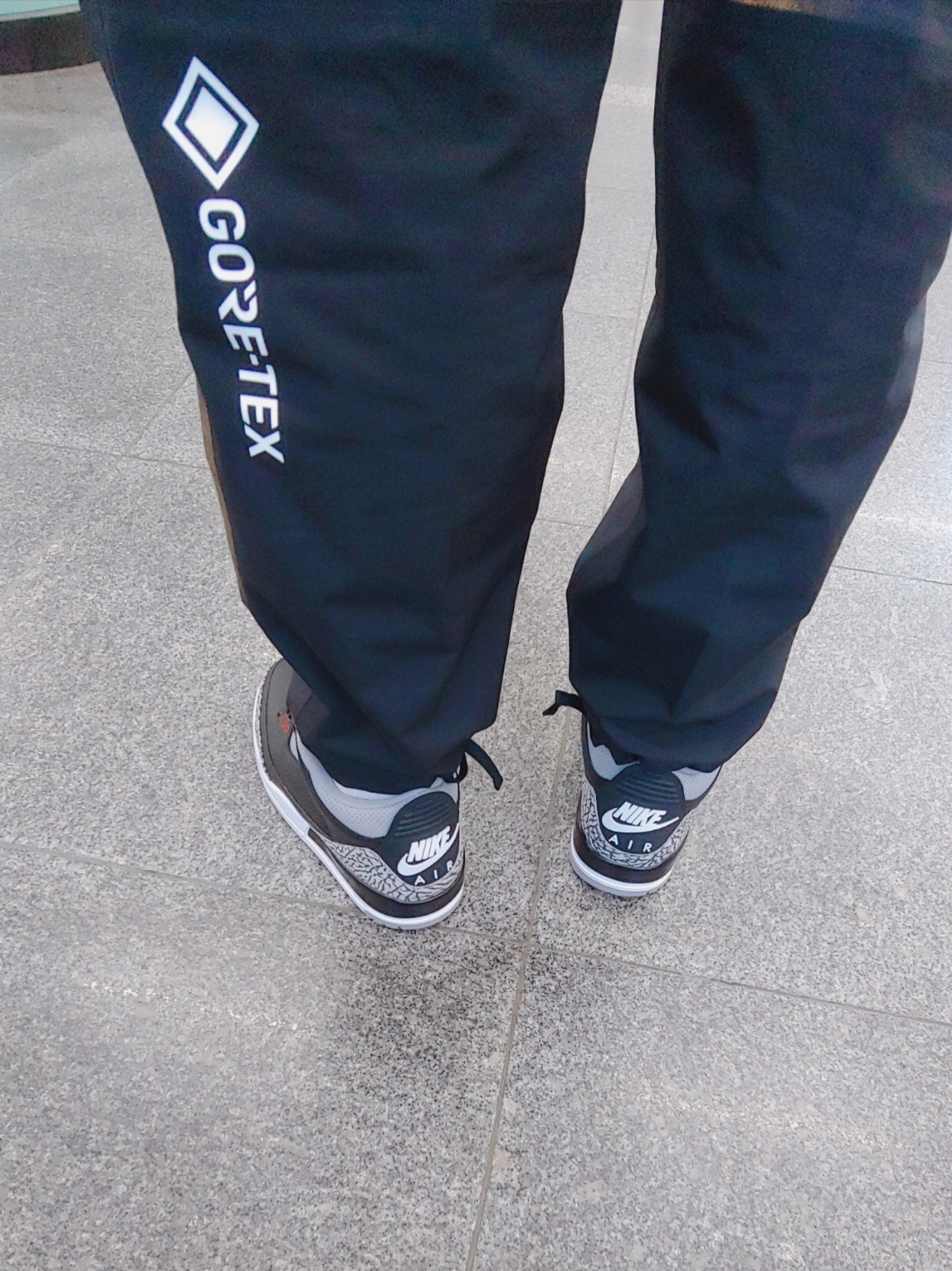 Jordan 3 Retro OG Black Cement 2018 착용 스타일 - 2