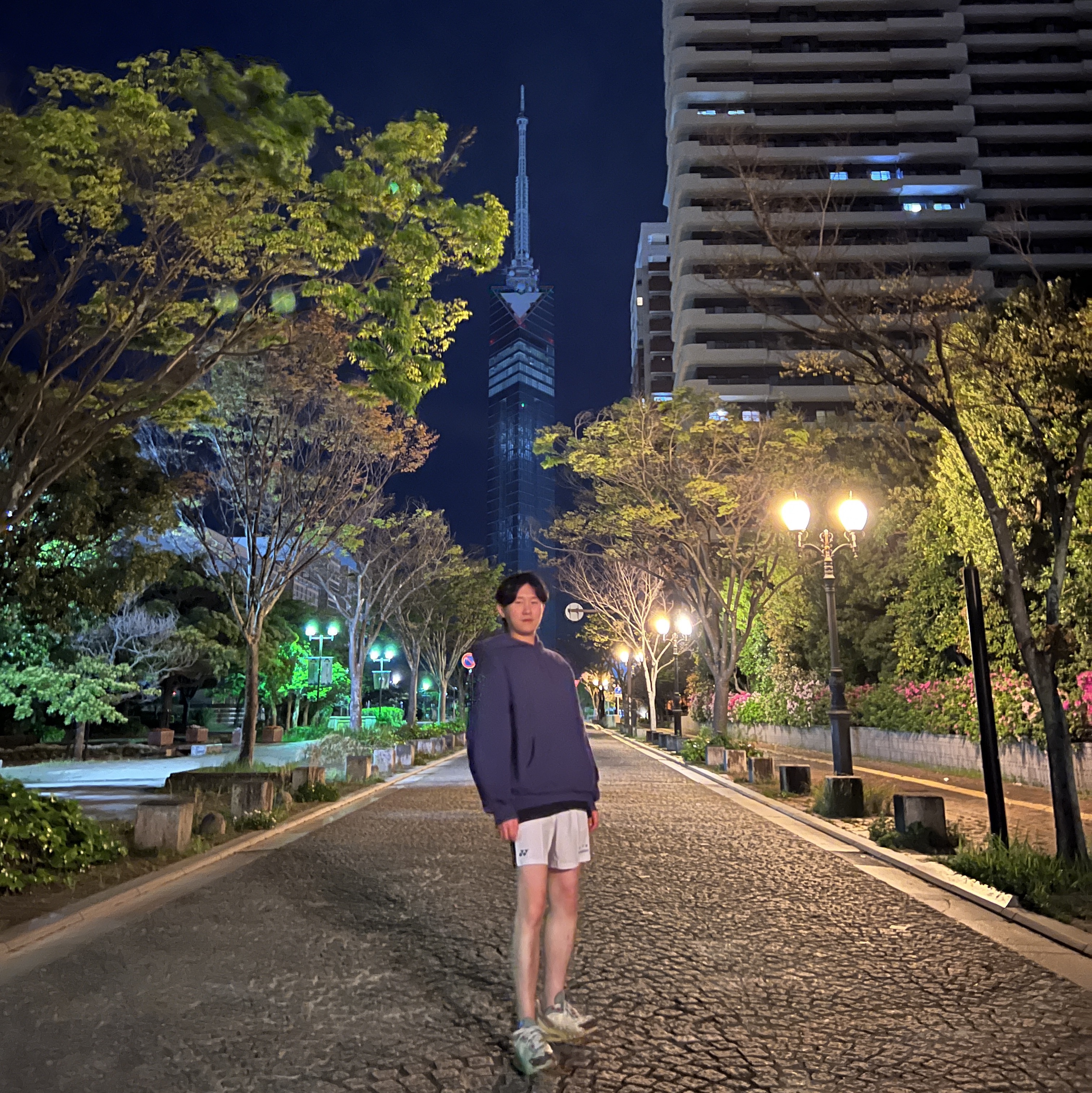 IAB Studio T-Shirt Milk - Shibuya Exclusive, Essentials Half-Zip Track Jacket Black - 21SS 착용 스타일 - 4
