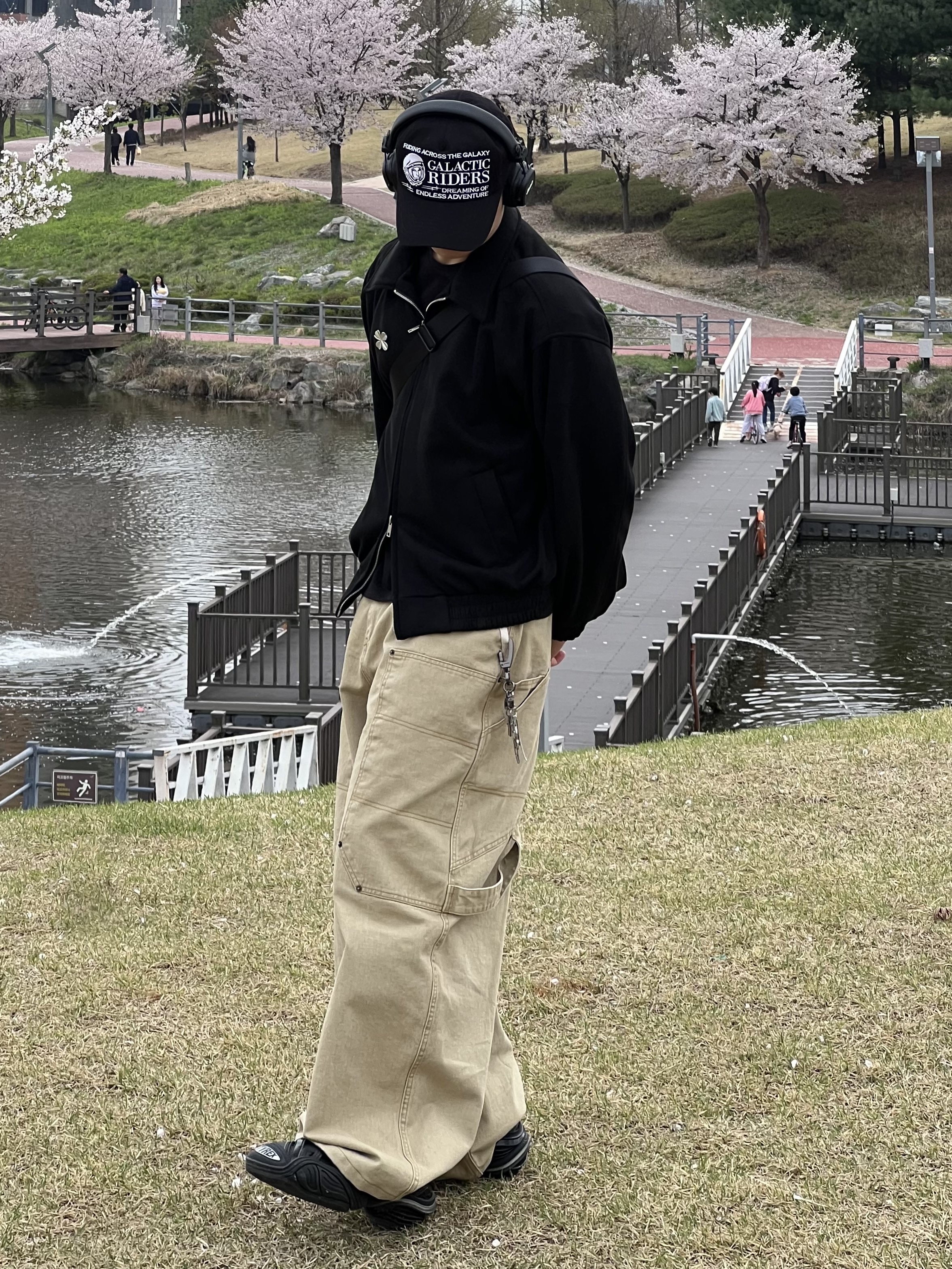 Balenciaga Tyrex Sneakers Black, Marshall Major IV Black (Korean Ver.) 착용 스타일 - 1