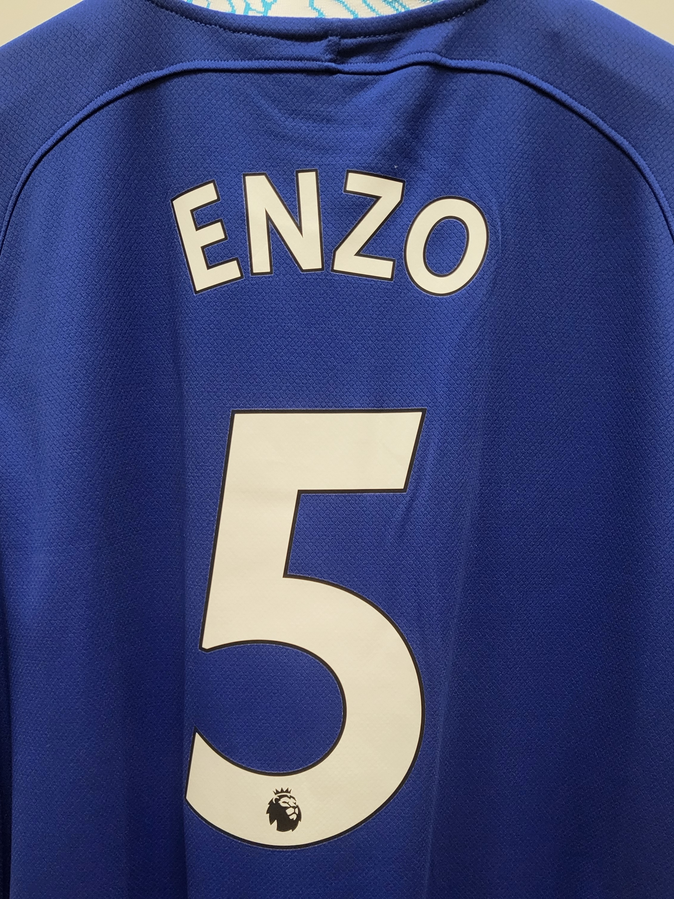 Nike Chelsea FC 2022/23 Stadium Home Dri-Fit Jersey Rush Blue (Non Marking Ver.) 착용 스타일