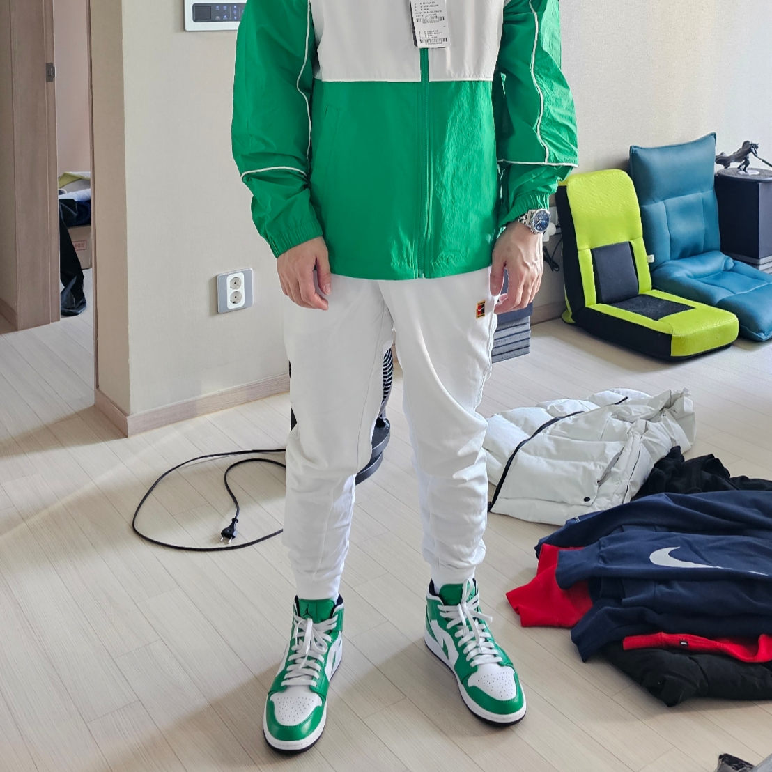 Jordan 1 Mid Lucky Green 착용 스타일 - 1