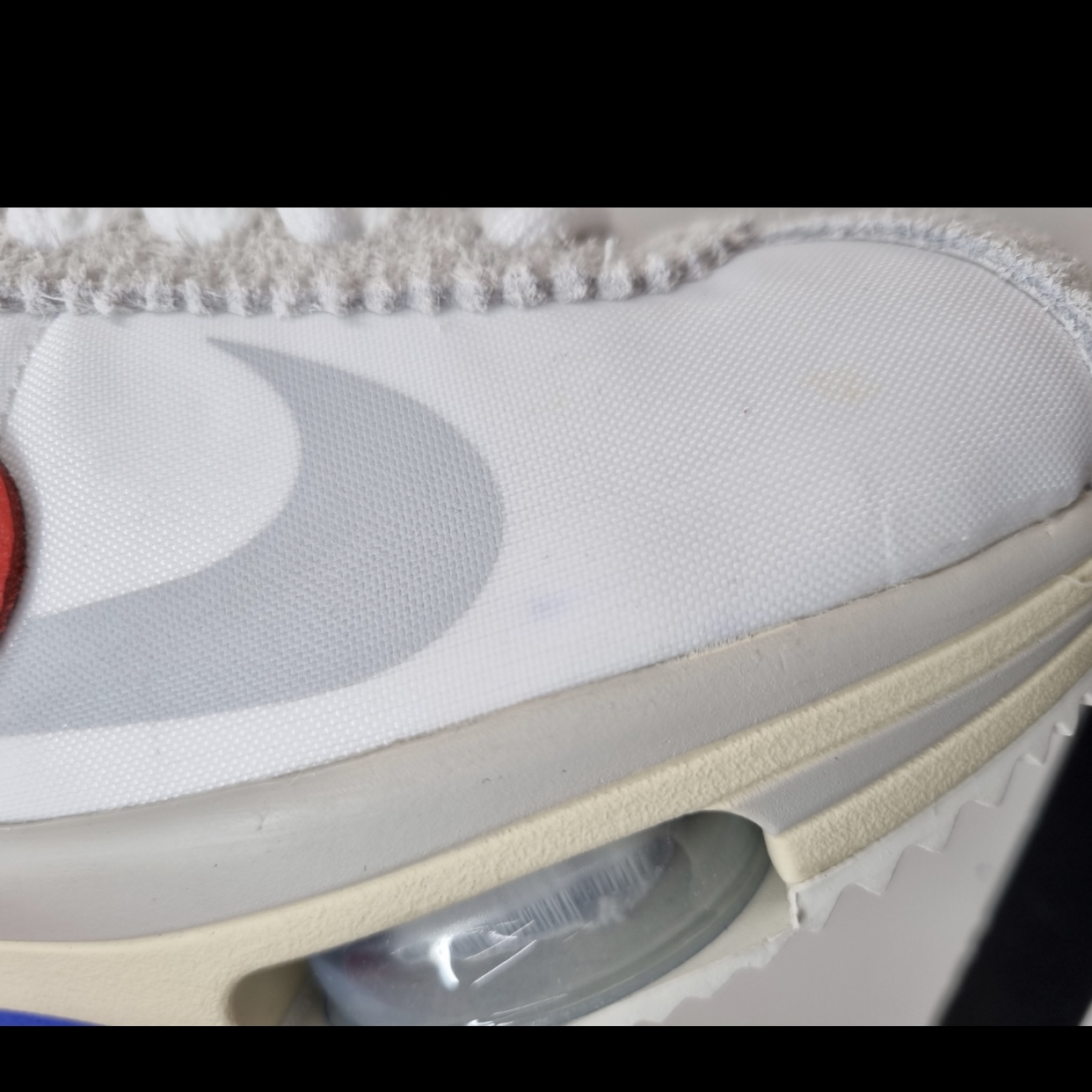 Nike x Sacai Zoom Cortez SP White and University Red 착용 스타일 - 1
