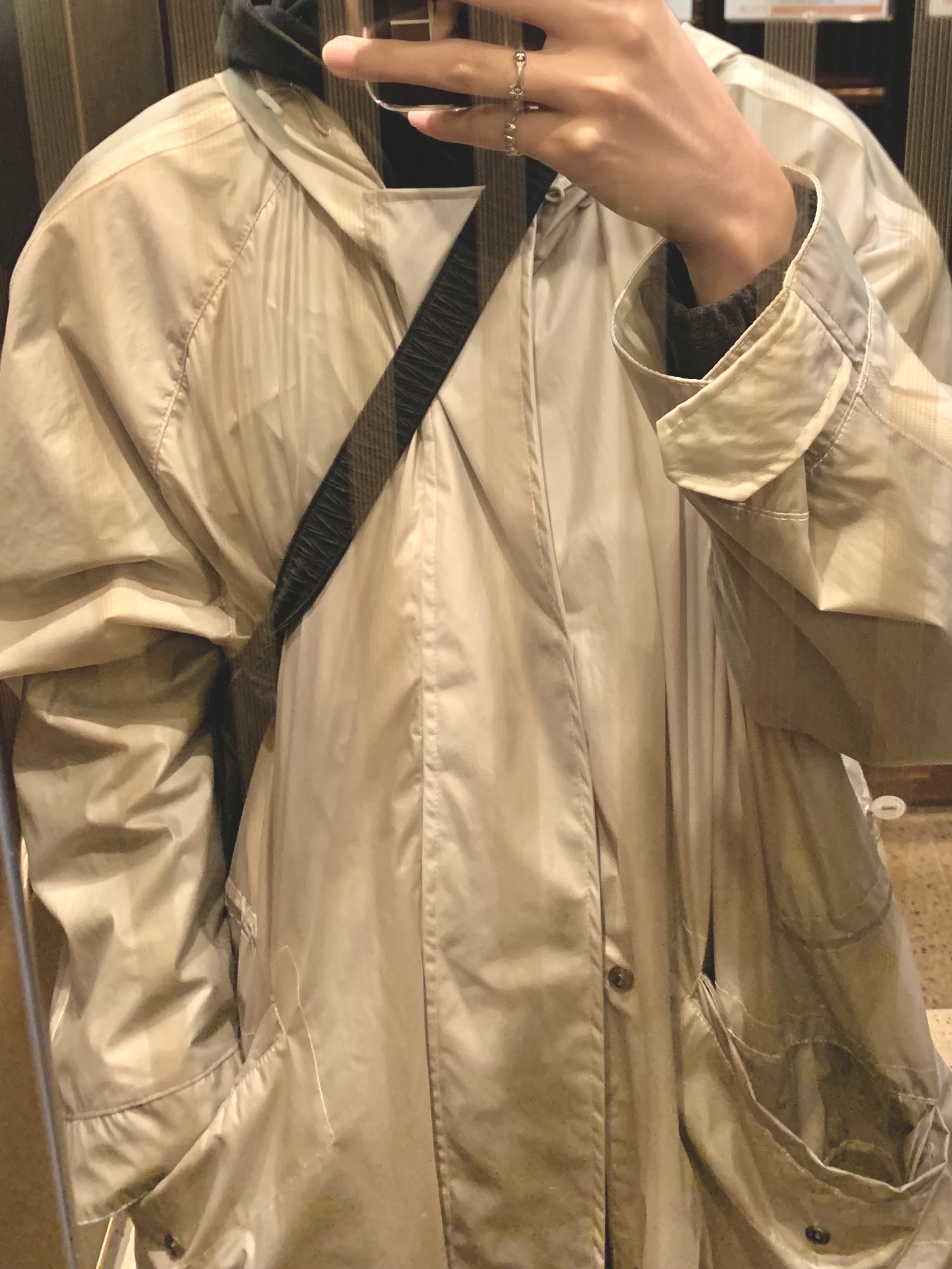 Our Legacy Cloak Parka Olive Rubber Film 착용 스타일