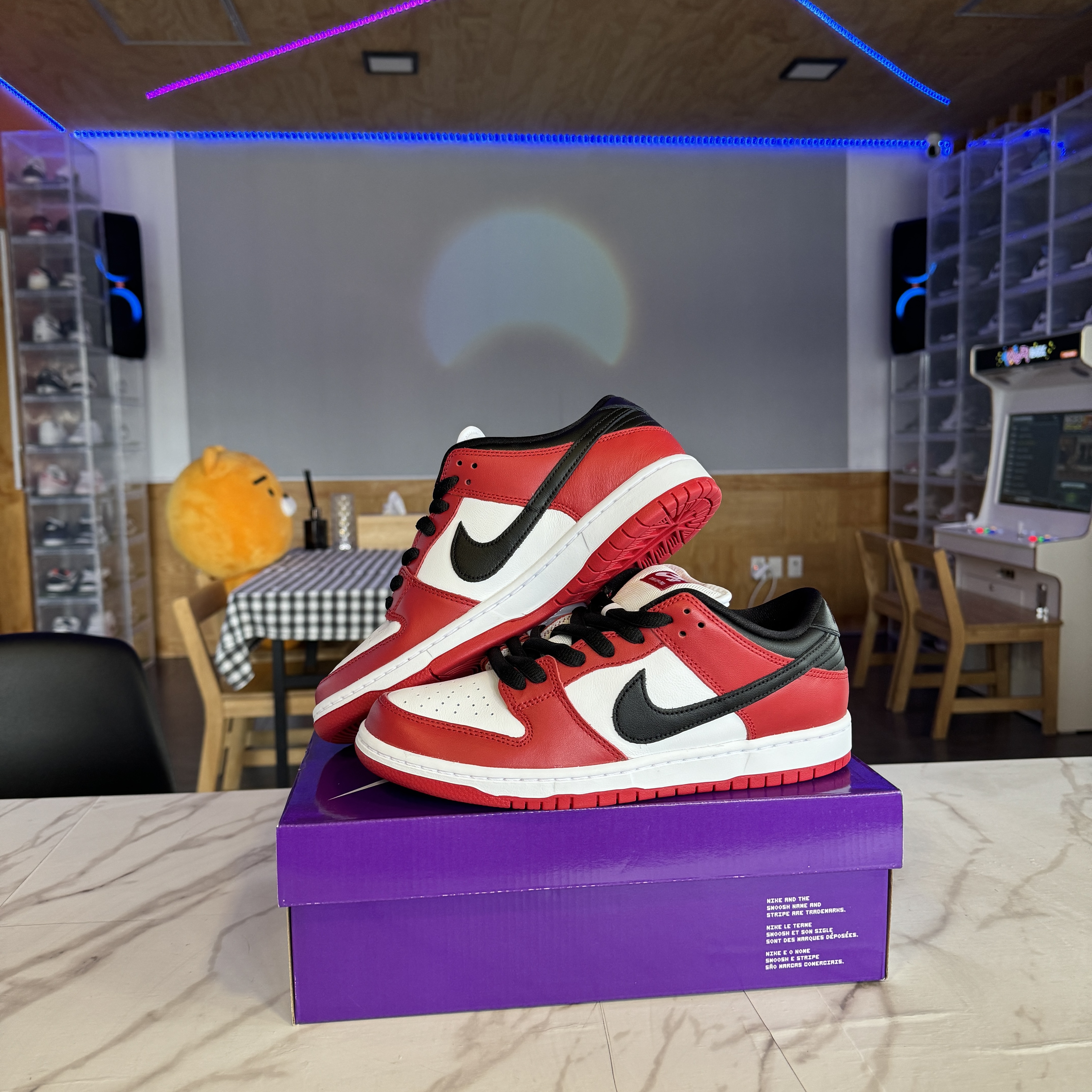 Nike SB Dunk Low Pro Chicago 착용 스타일 - 1