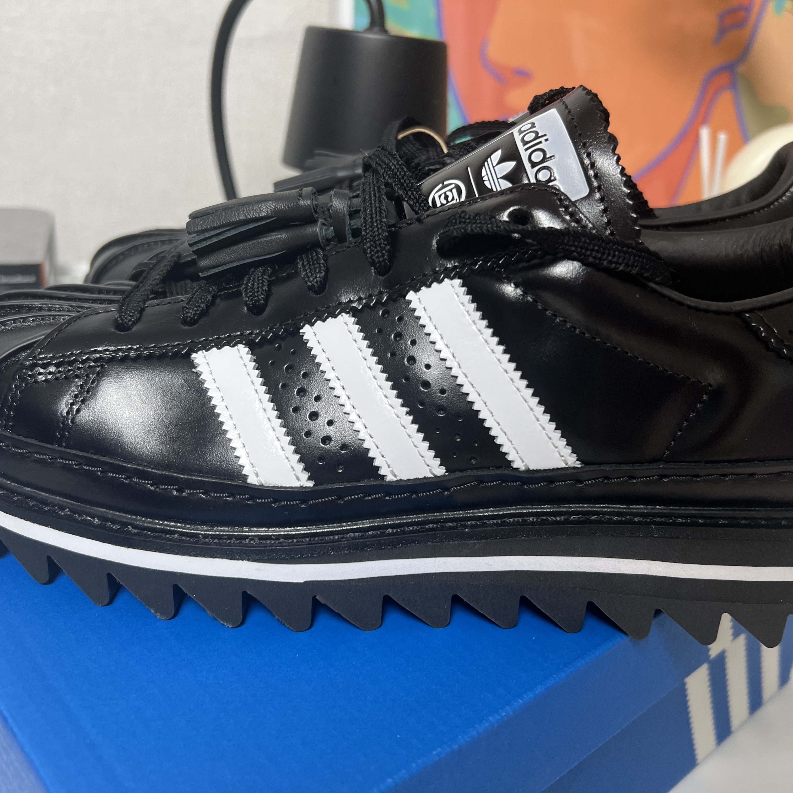 Adidas x Clot Superstar Core Black Cloud White 착용 스타일 - 2