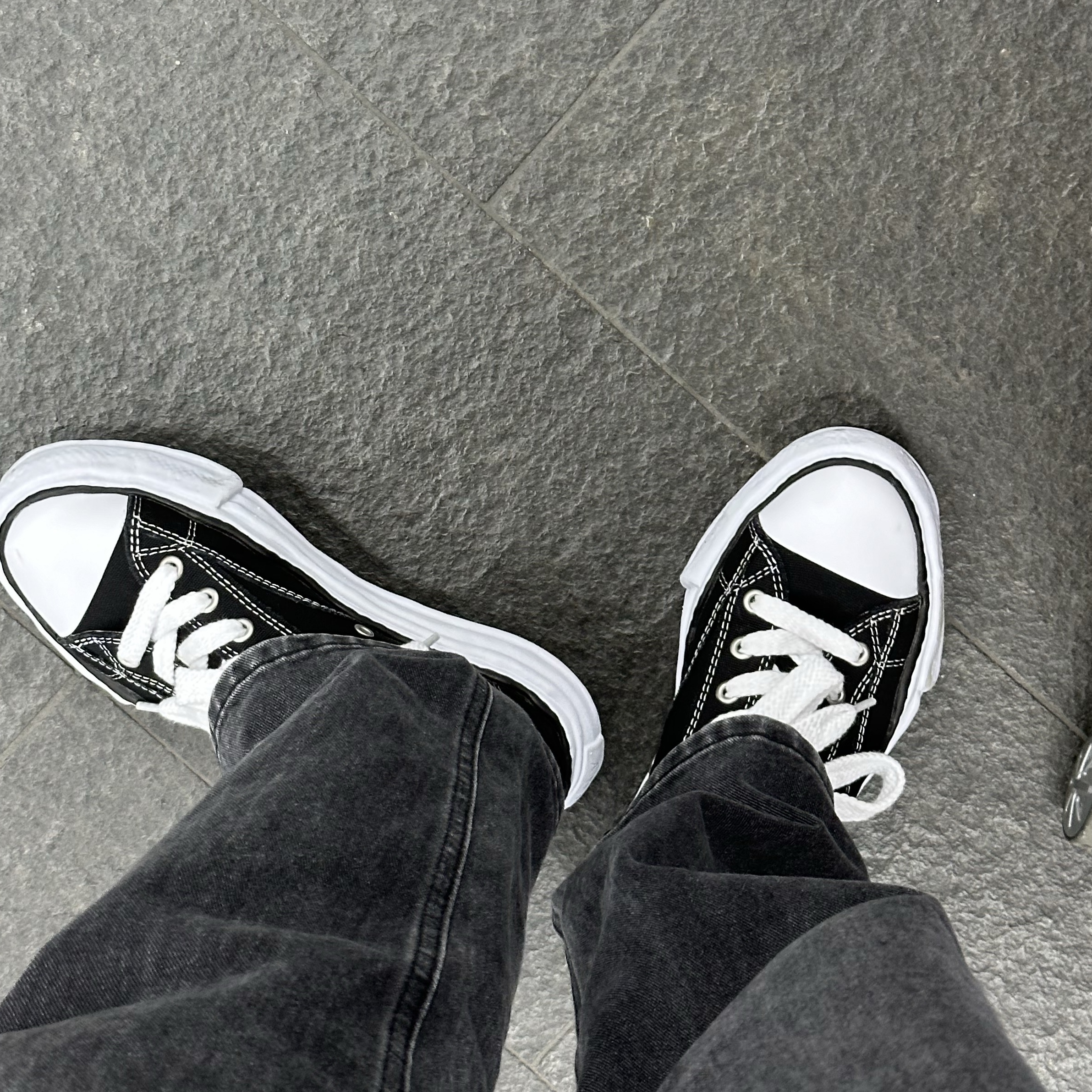 Maison Mihara Yasuhiro Peterson OG Sole Canvas Low Sneakers Black 착용 스타일 - 2