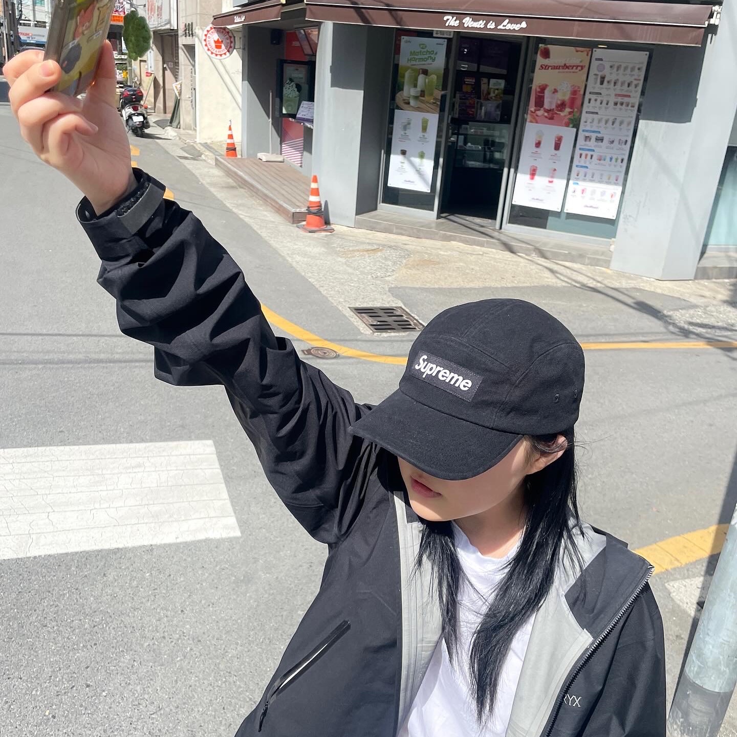 Supreme Washed Canvas Camp Cap Black - 24SS, Arc'teryx Beta Jacket Black 착용 스타일 - 2