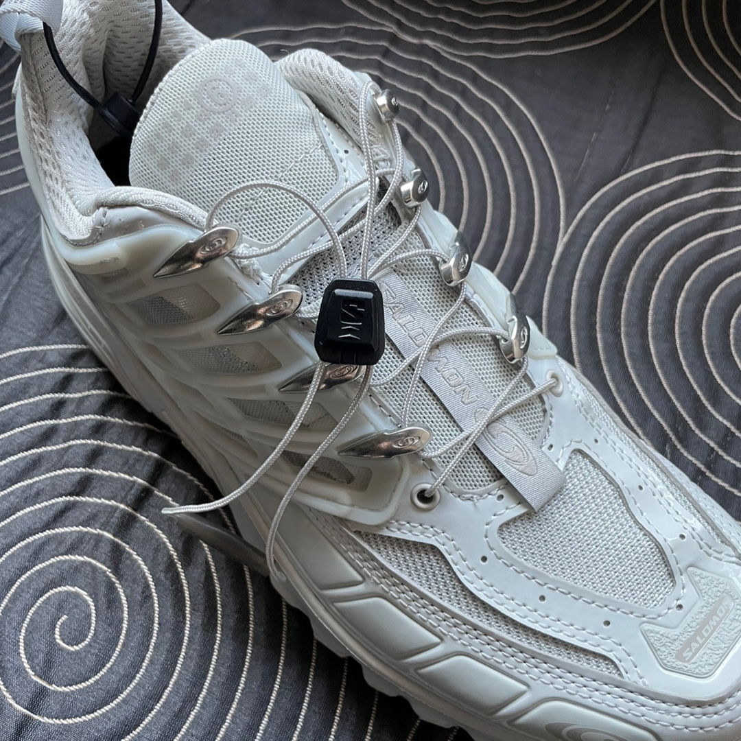 Salomon x MM6 Maison Margiela ACS Pro Metal Ghost Grey 착용 스타일