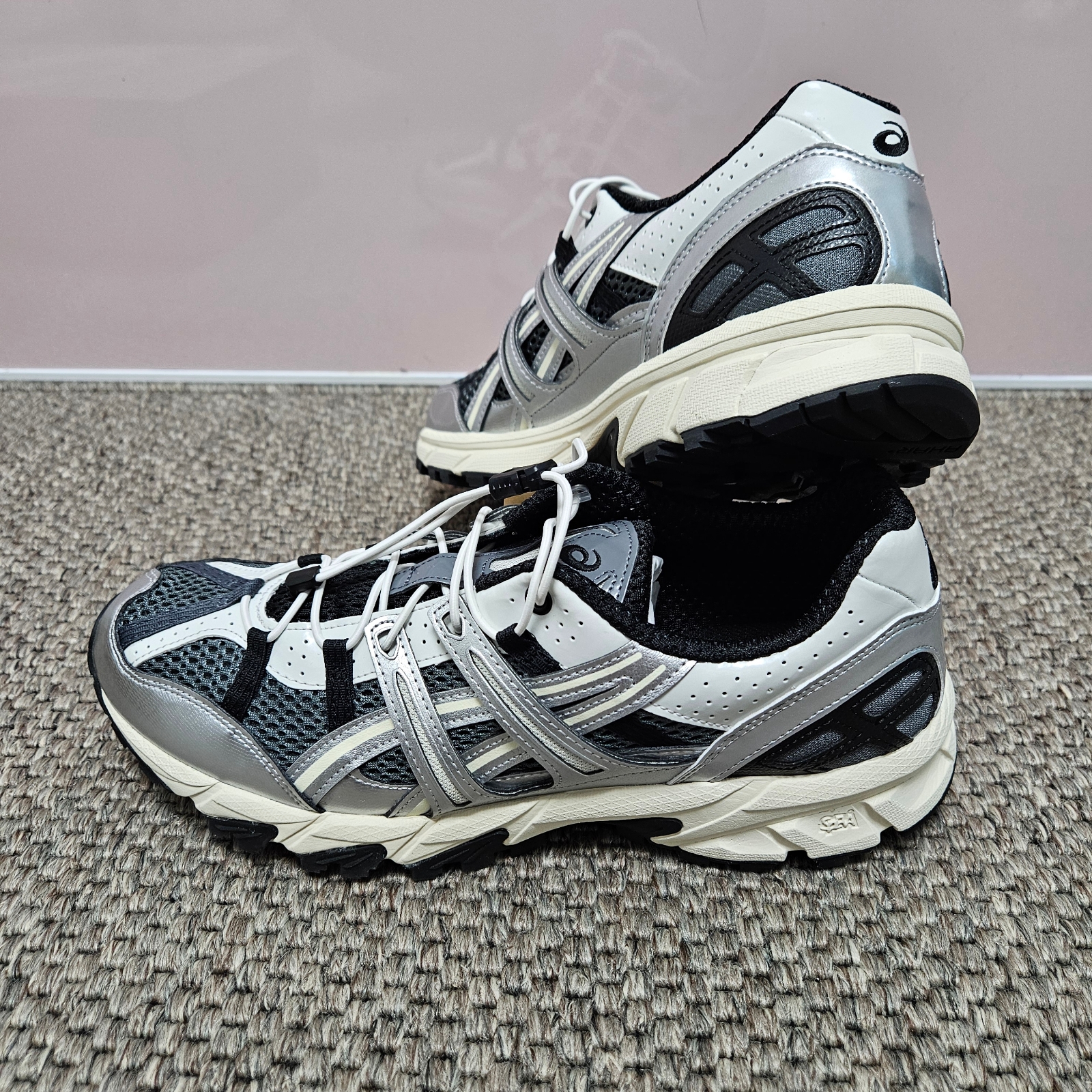 Asics Unlimited Gel-Sonoma 15-50 Steel Grey Pure Silver 착용 스타일 - 3