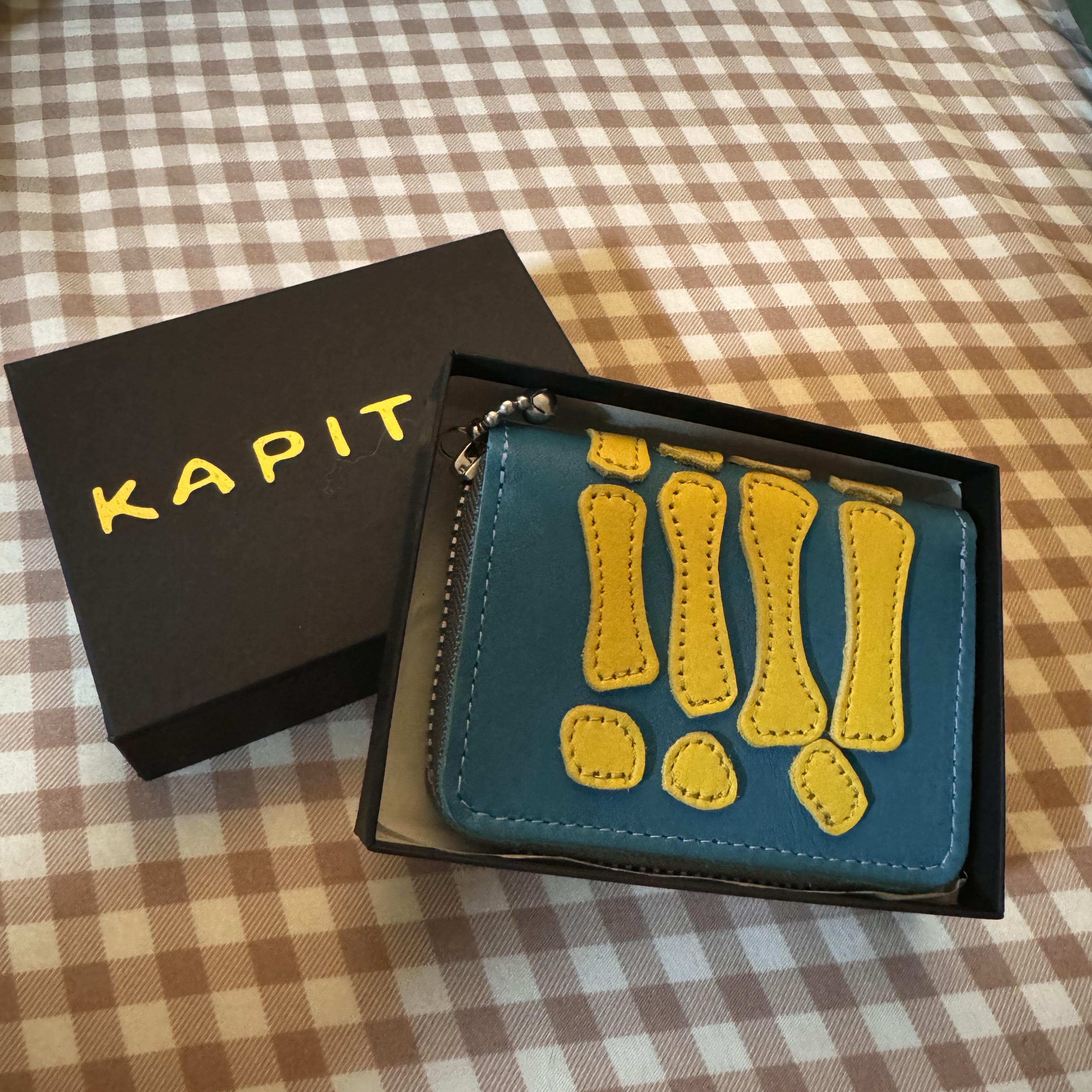 Kapital Thumbs Up Bone Hand Zip Mini Wallet Saxophone 착용 스타일
