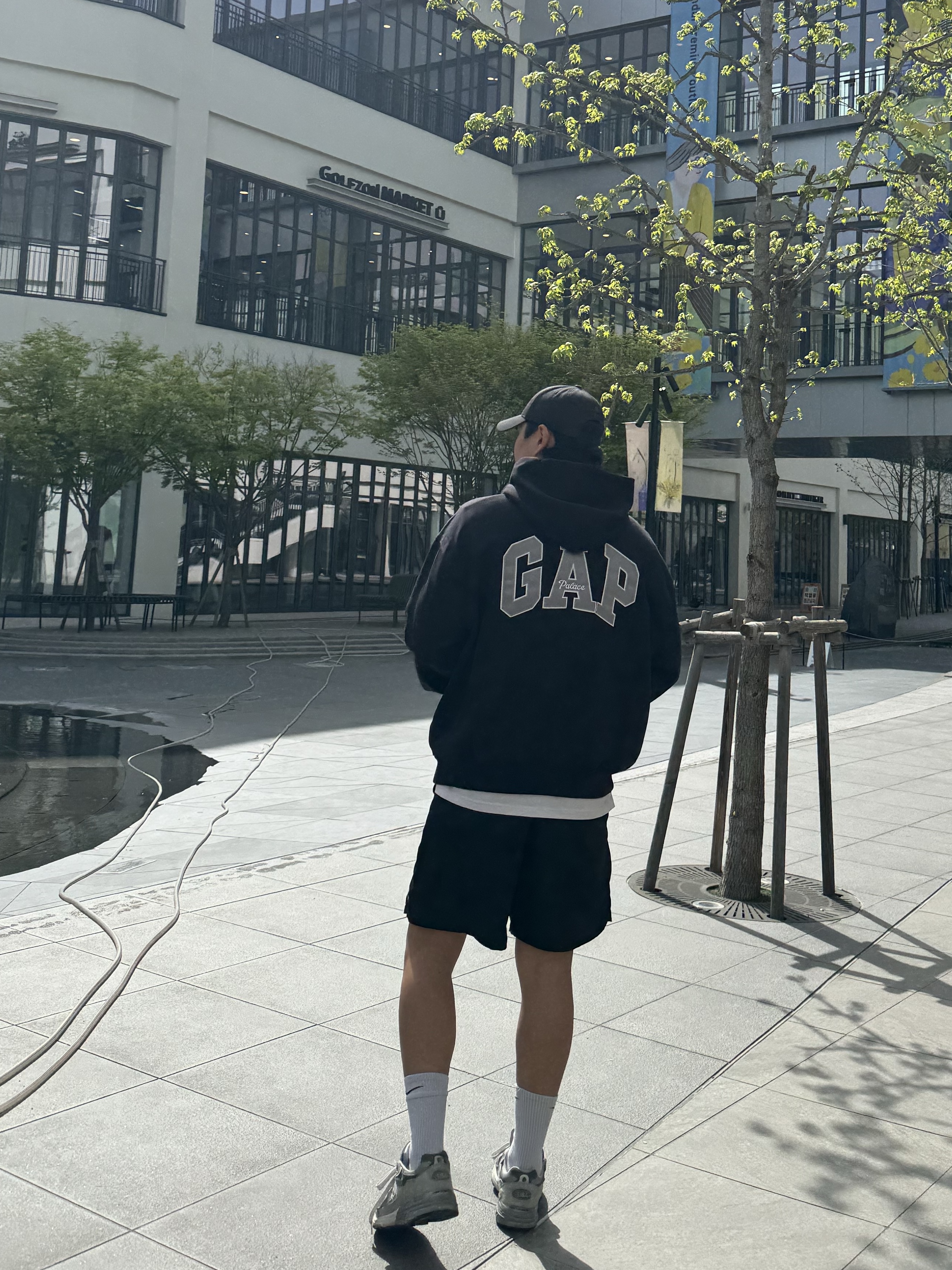 Palace x Gap Hood Black - 24SS, Stussy Stock Water Shorts Black 착용 스타일